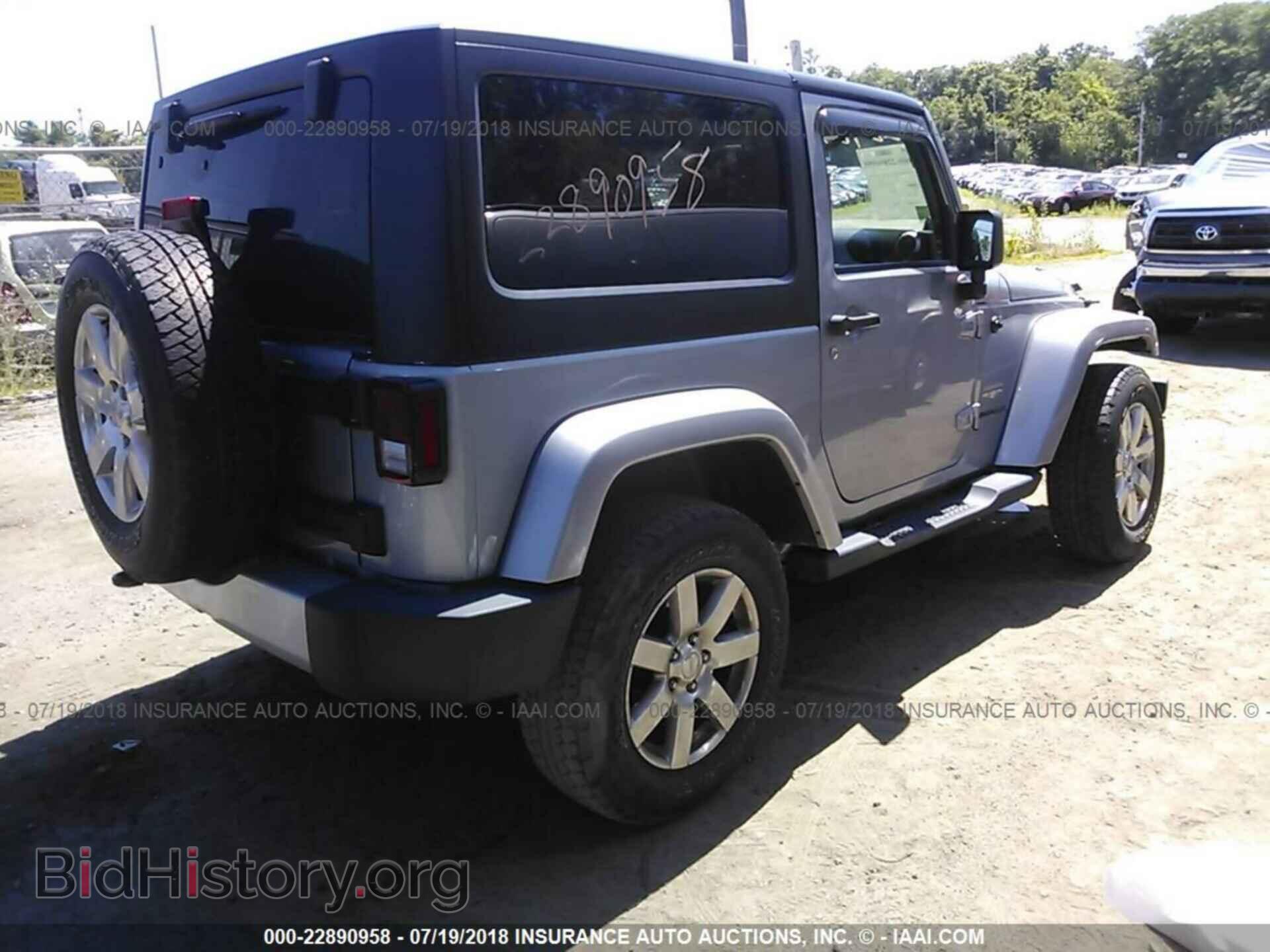 2014 Jeep Wrangler - VIN: 1C4AJWBG2EL125666 - Фото 4