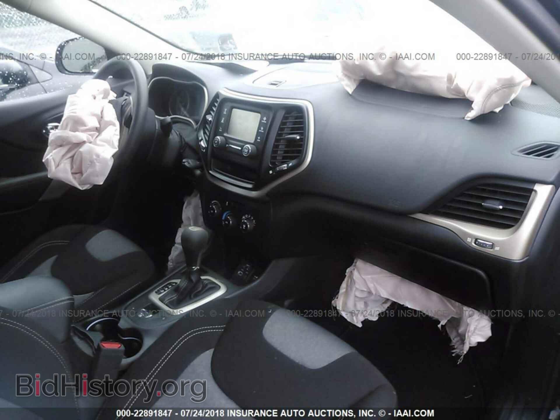 2018 Jeep Cherokee - VIN: 1C4PJLCB5JD558771 - Фото 5