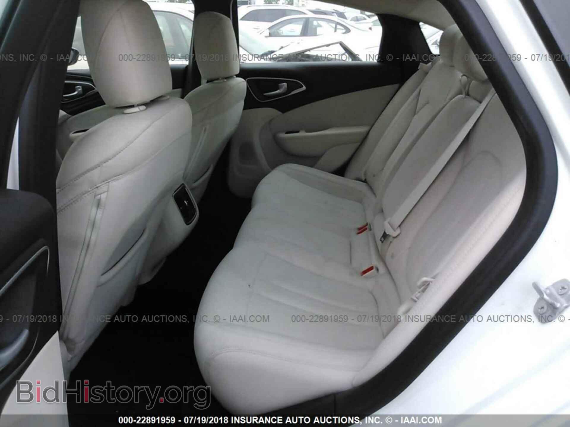 2015 Chrysler 200 - VIN: 1C3CCCAB2FN677170 - Photo 8