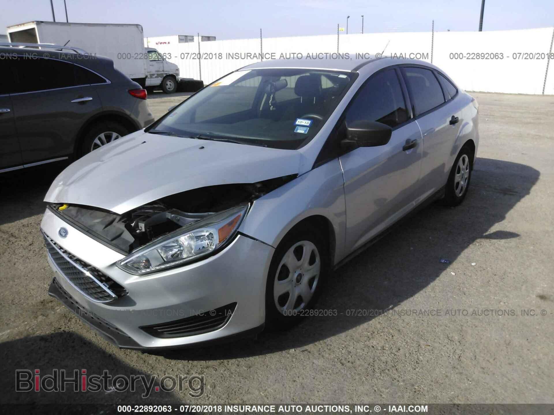 2015 Ford Focus - VIN: 1FADP3E27FL313391 - Photo 2