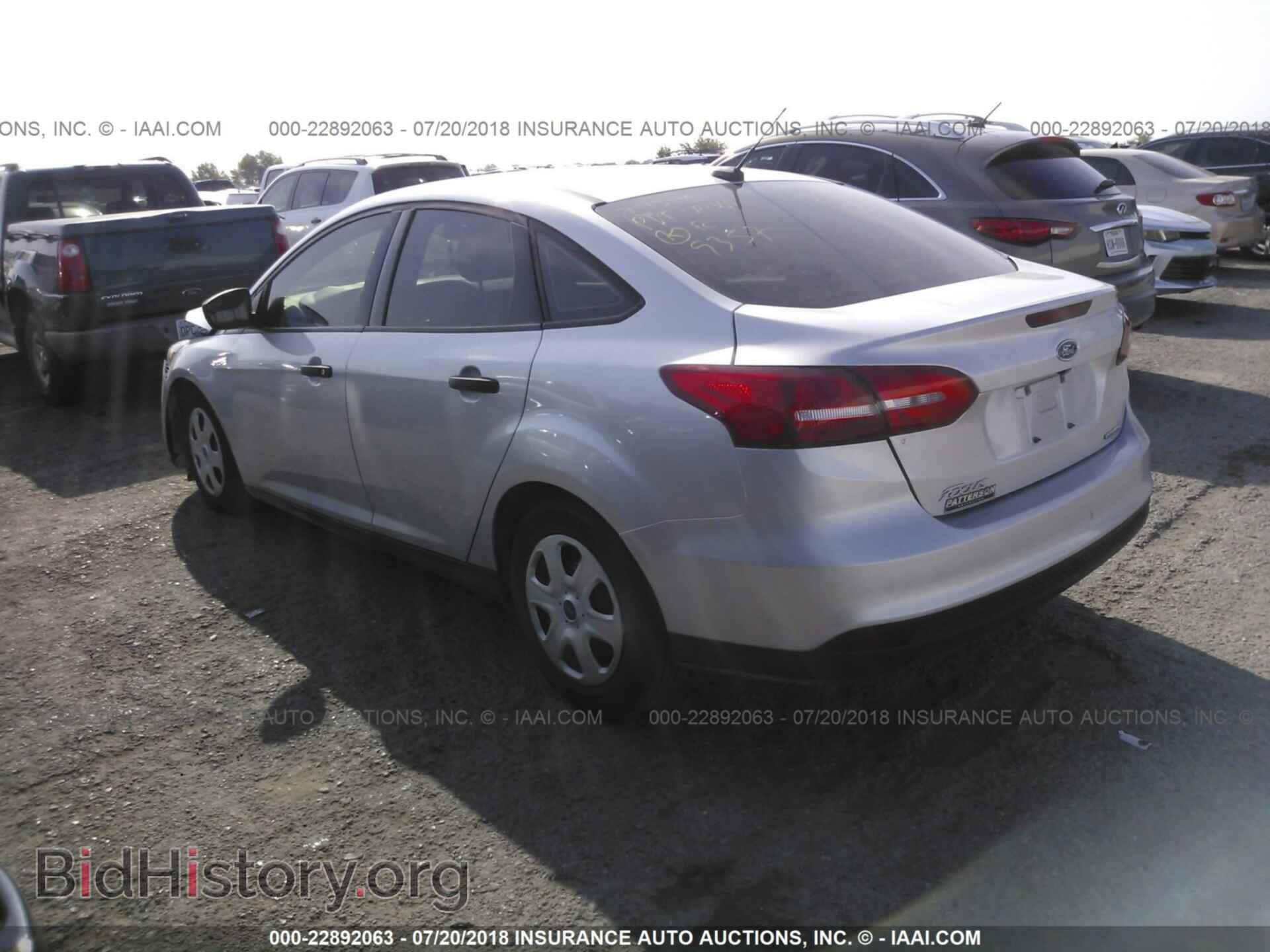 2015 Ford Focus - VIN: 1FADP3E27FL313391 - Photo 3