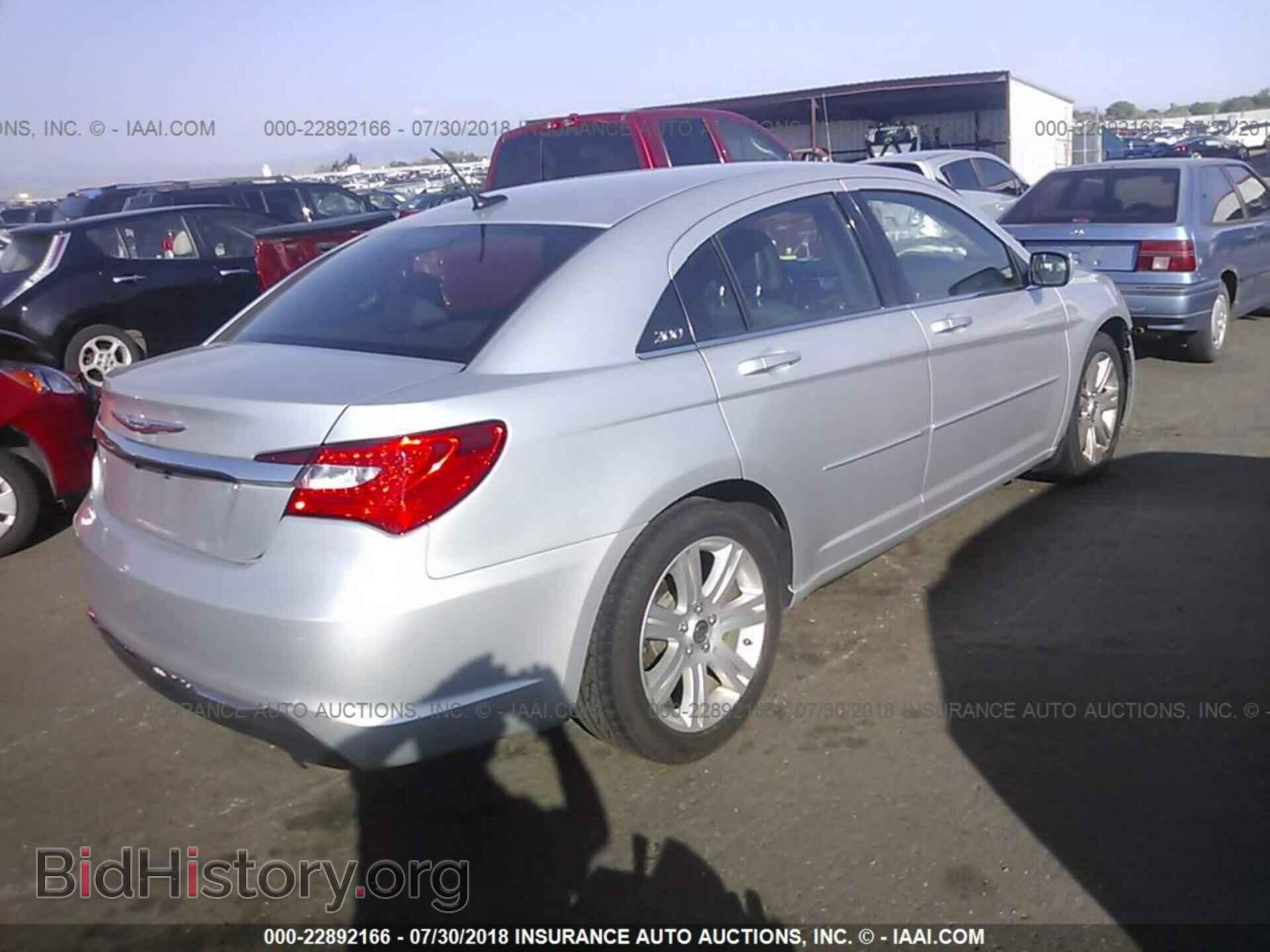 2012 Chrysler 200 - VIN: 1C3CCBAB5CN317347 - Фото 4