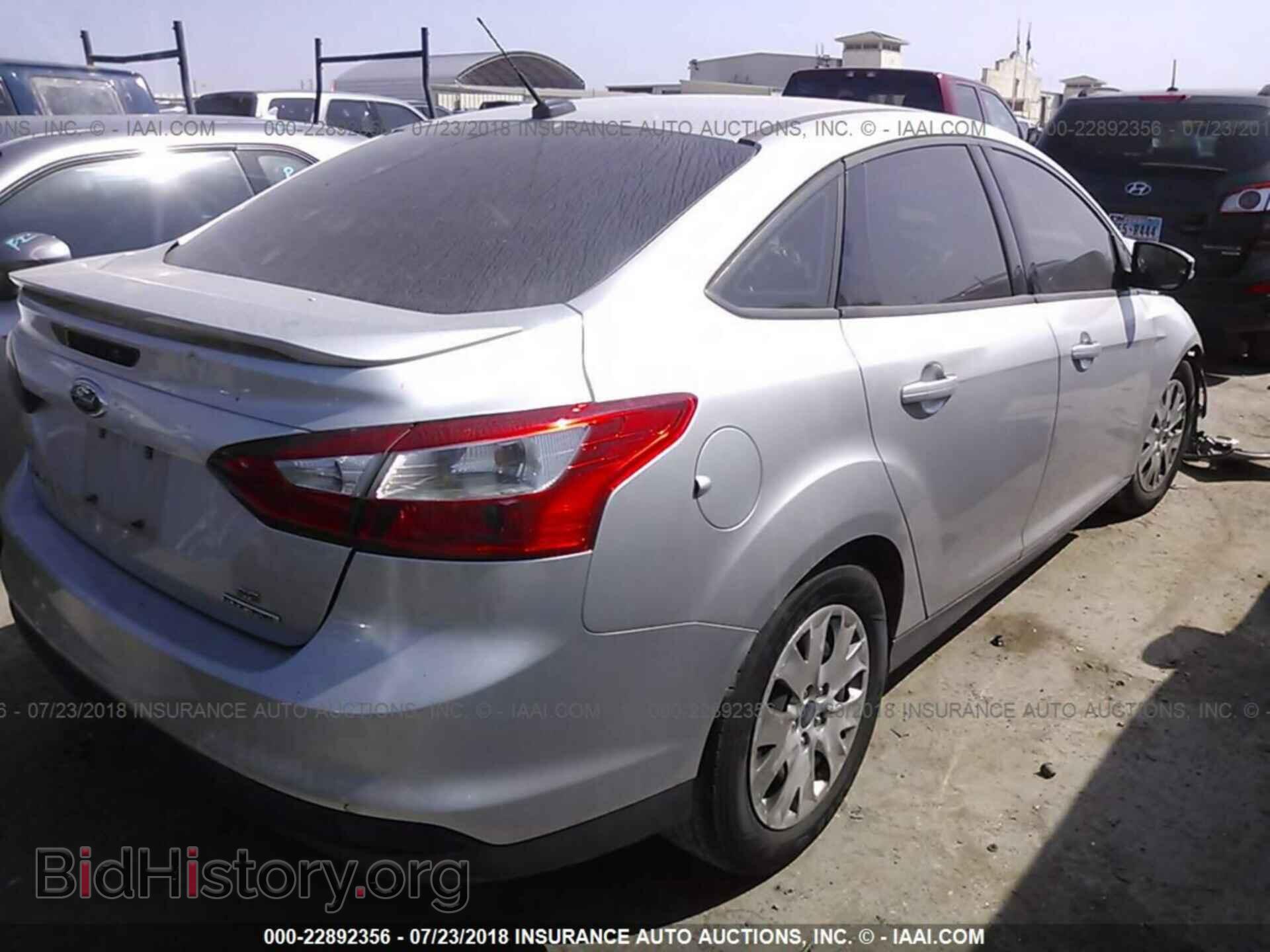 2013 Ford Focus - VIN: 1FADP3F23DL383868 - Photo 4