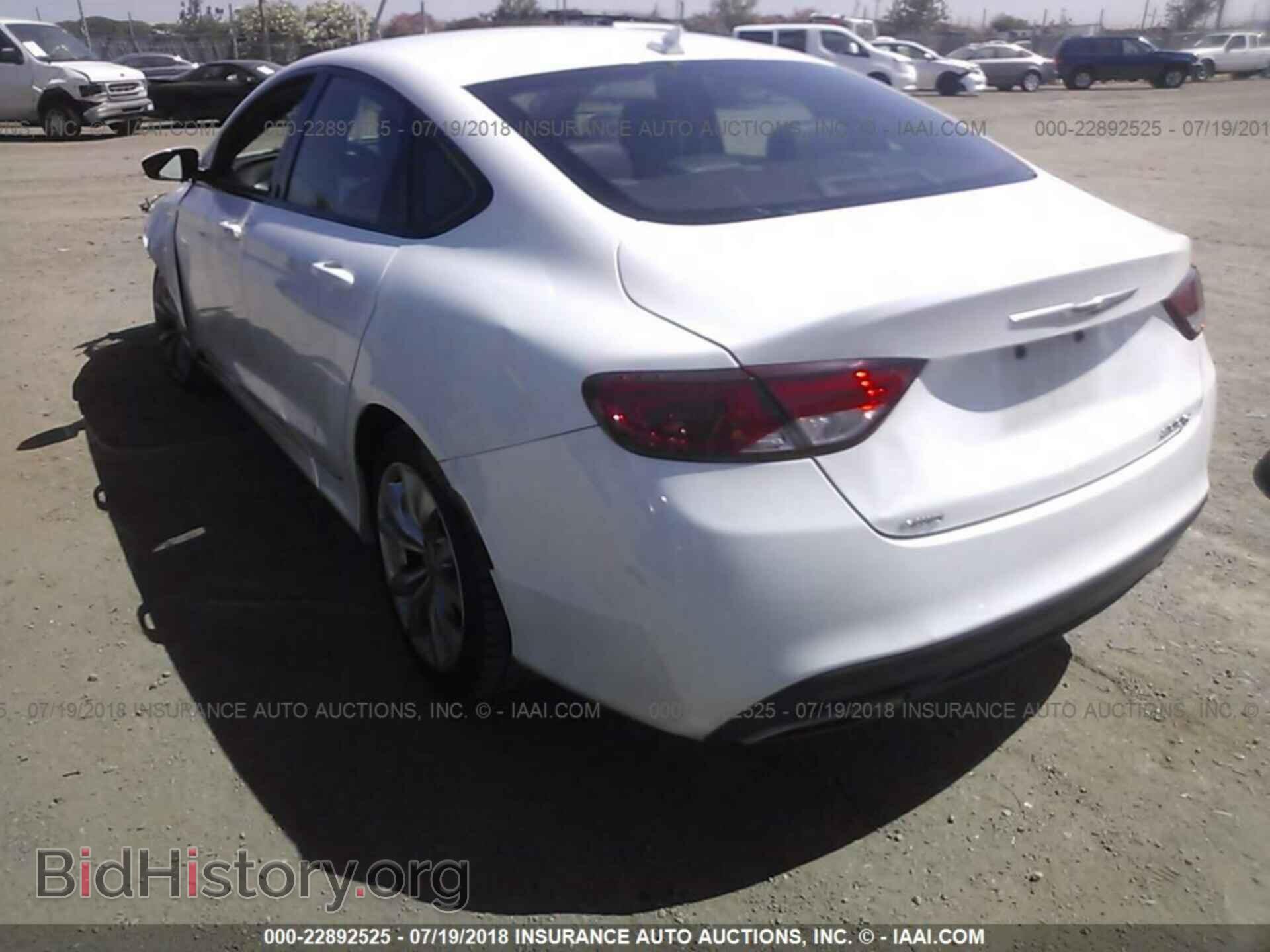 2015 Chrysler 200 - VIN: 1C3CCCDG1FN665132 - Photo 3