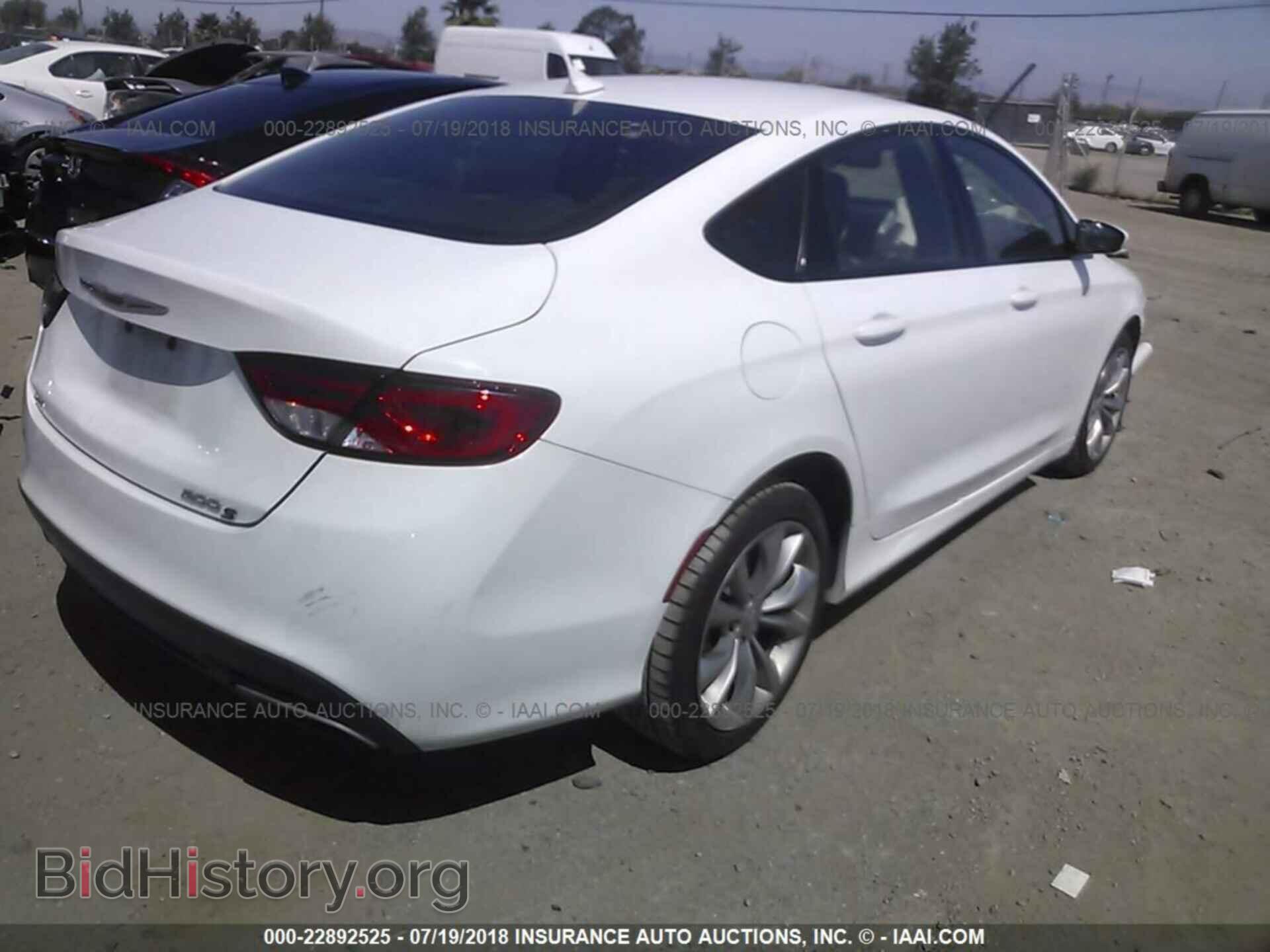 2015 Chrysler 200 - VIN: 1C3CCCDG1FN665132 - Photo 4