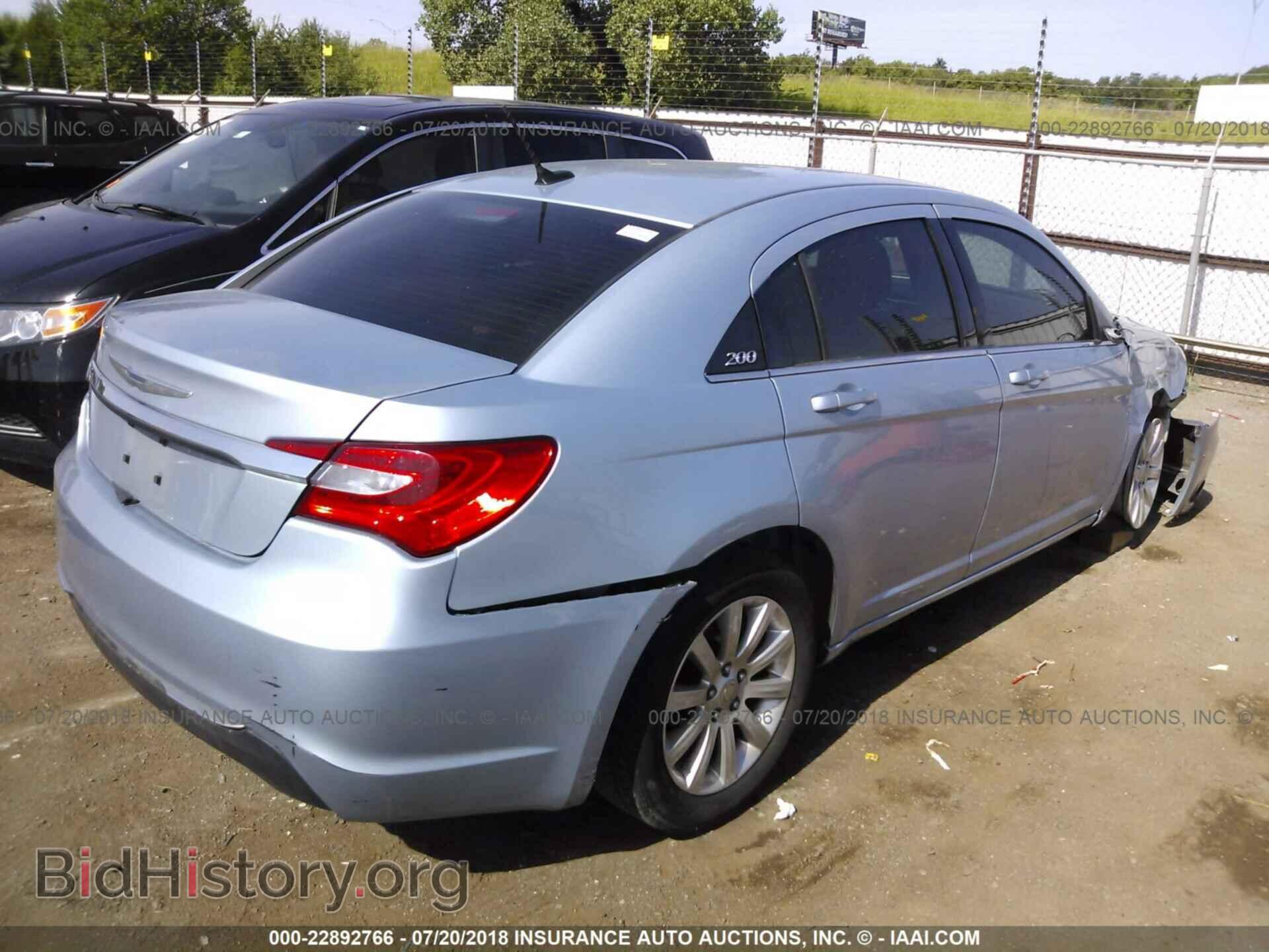 2013 Chrysler 200 - VIN: 1C3CCBBB6DN525110 - Photo 4