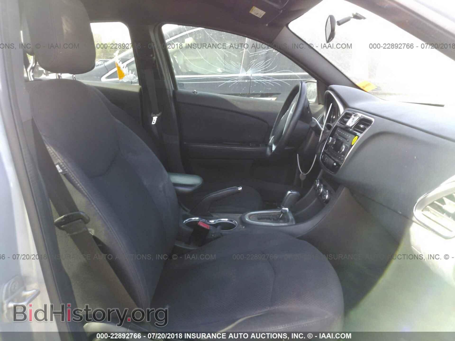2013 Chrysler 200 - VIN: 1C3CCBBB6DN525110 - Photo 5