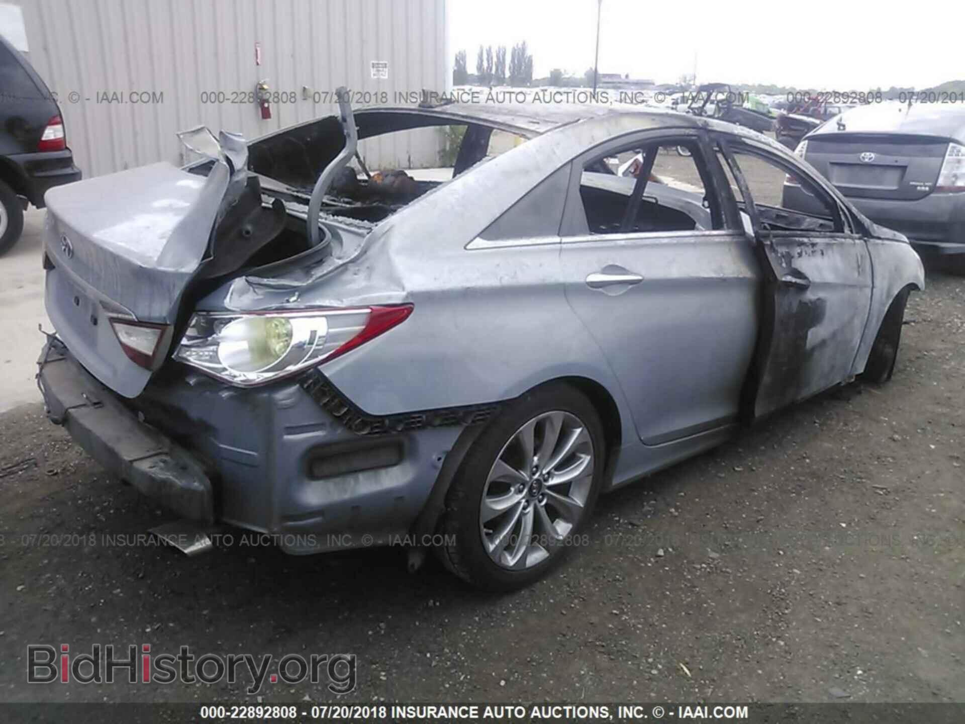 2012 Hyundai Sonata - VIN: 5NPEC4AC0CH331875 - Photo 4