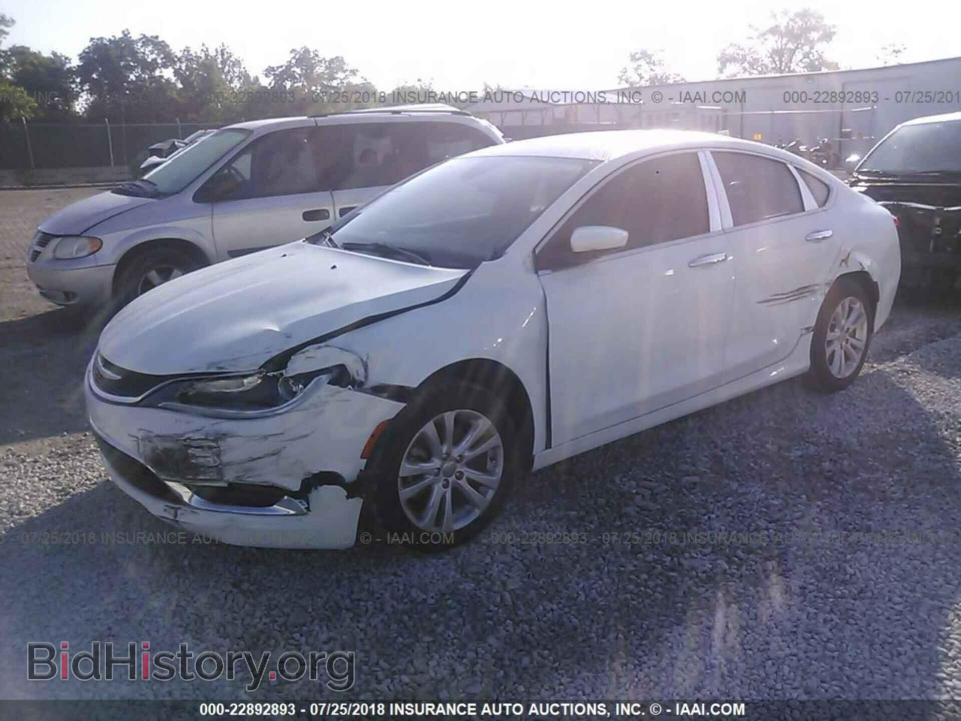 2015 Chrysler 200 - VIN: 1C3CCCABXFN539635 - Photo 2
