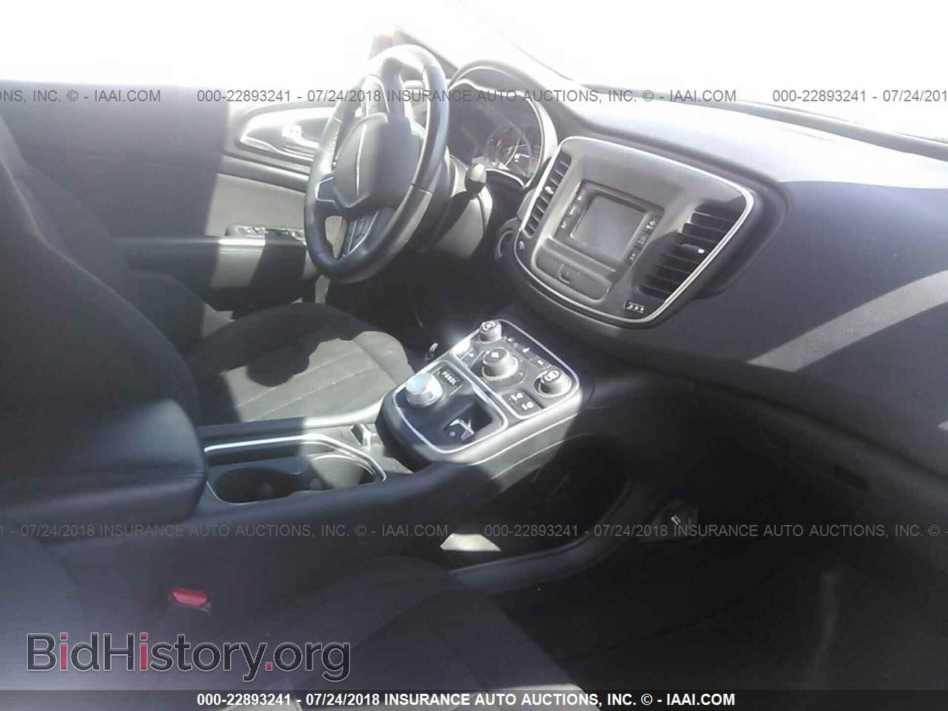 2015 Chrysler 200 - VIN: 1C3CCCAB3FN528038 - Photo 5