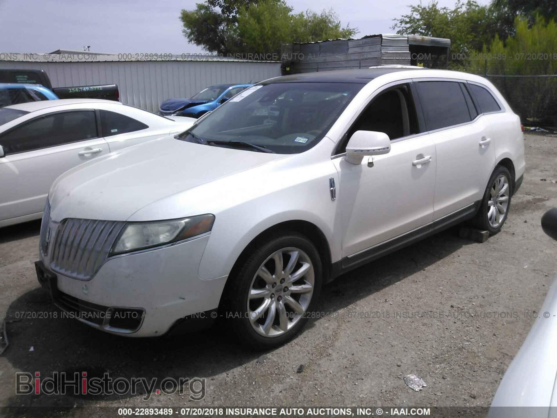 2011 Lincoln Mkt - VIN: 2LMHJ5FR7BBJ53186 - Фото 2