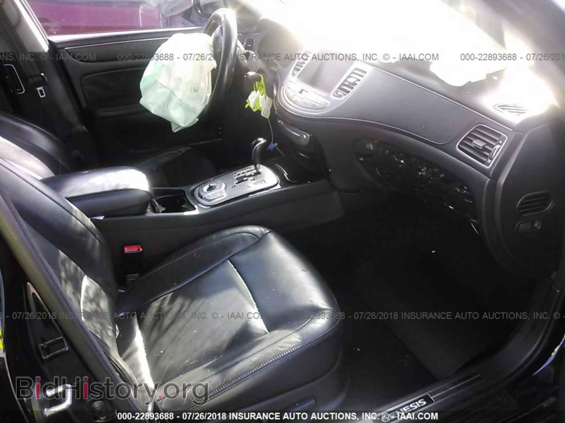 2012 Hyundai Genesis - VIN: KMHGC4DF0CU181637 - Фото 5