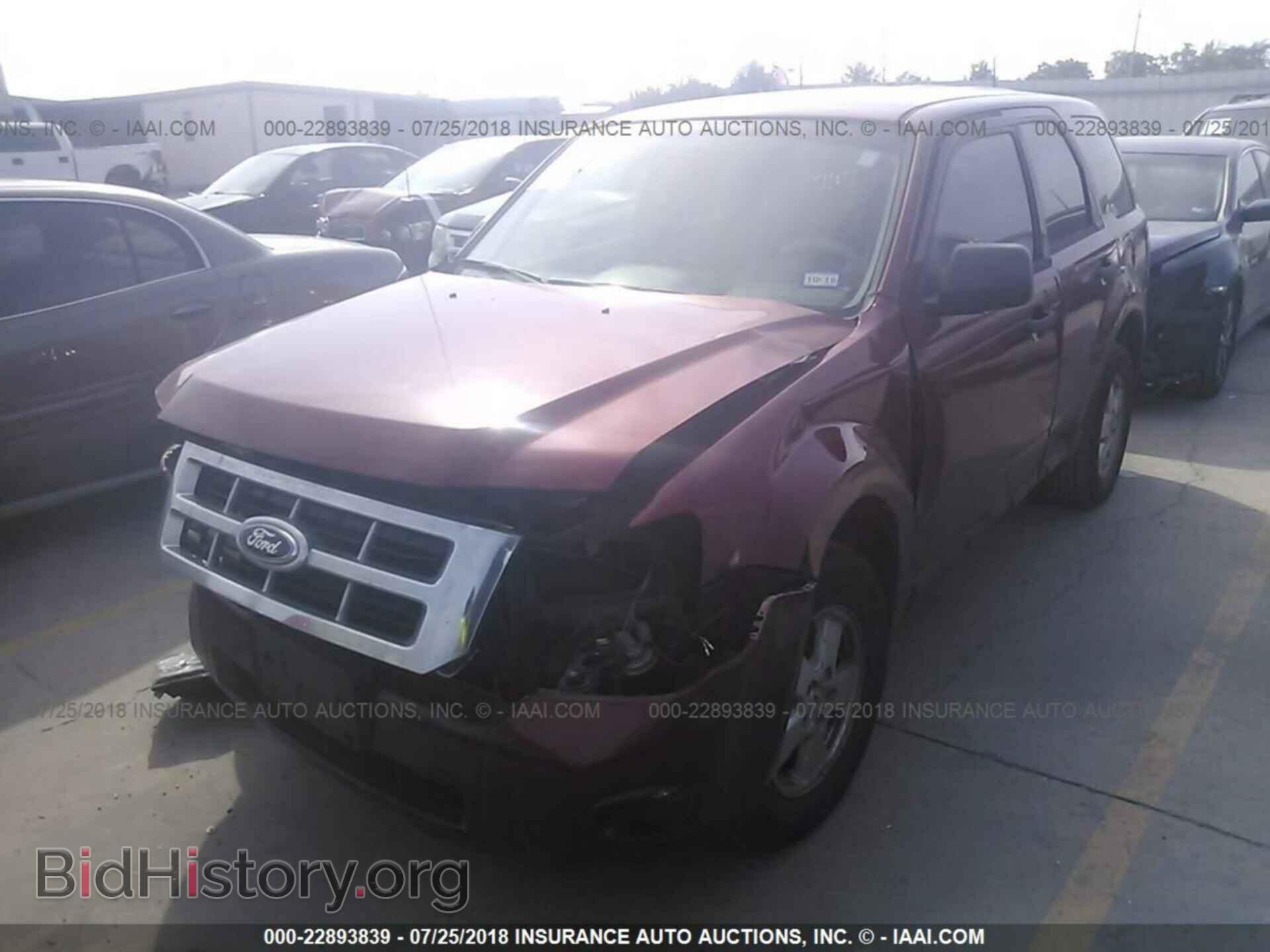 2012 Ford Escape - VIN: 1FMCU0C70CKC42981 - Photo 2