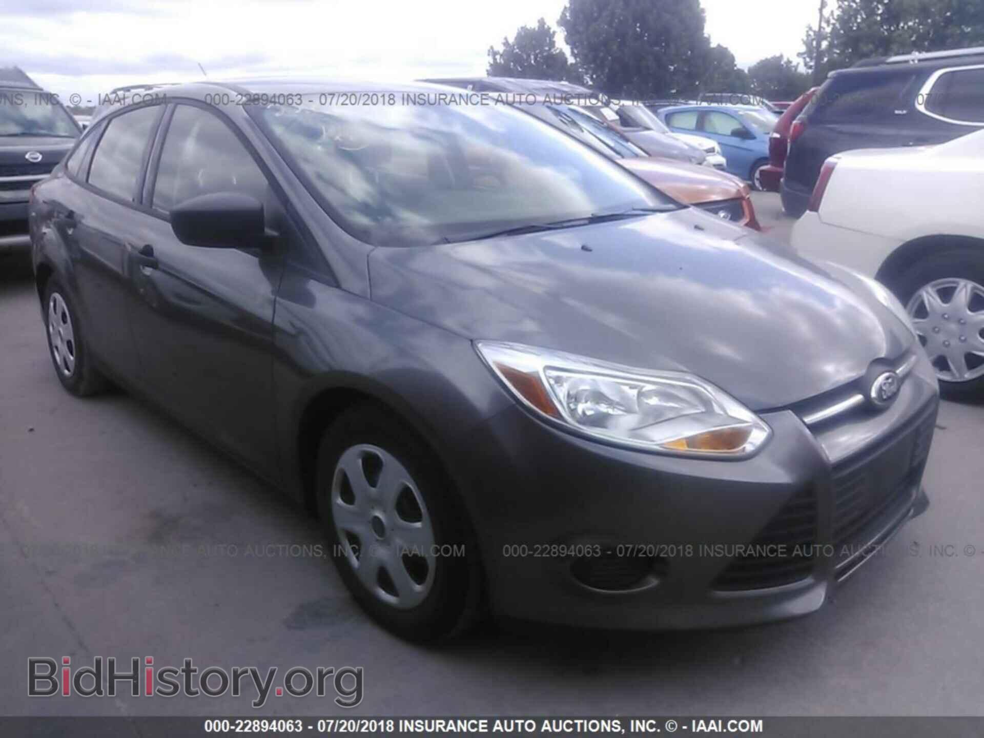 Photo 1FAHP3E24CL355448 - Ford Focus 2012