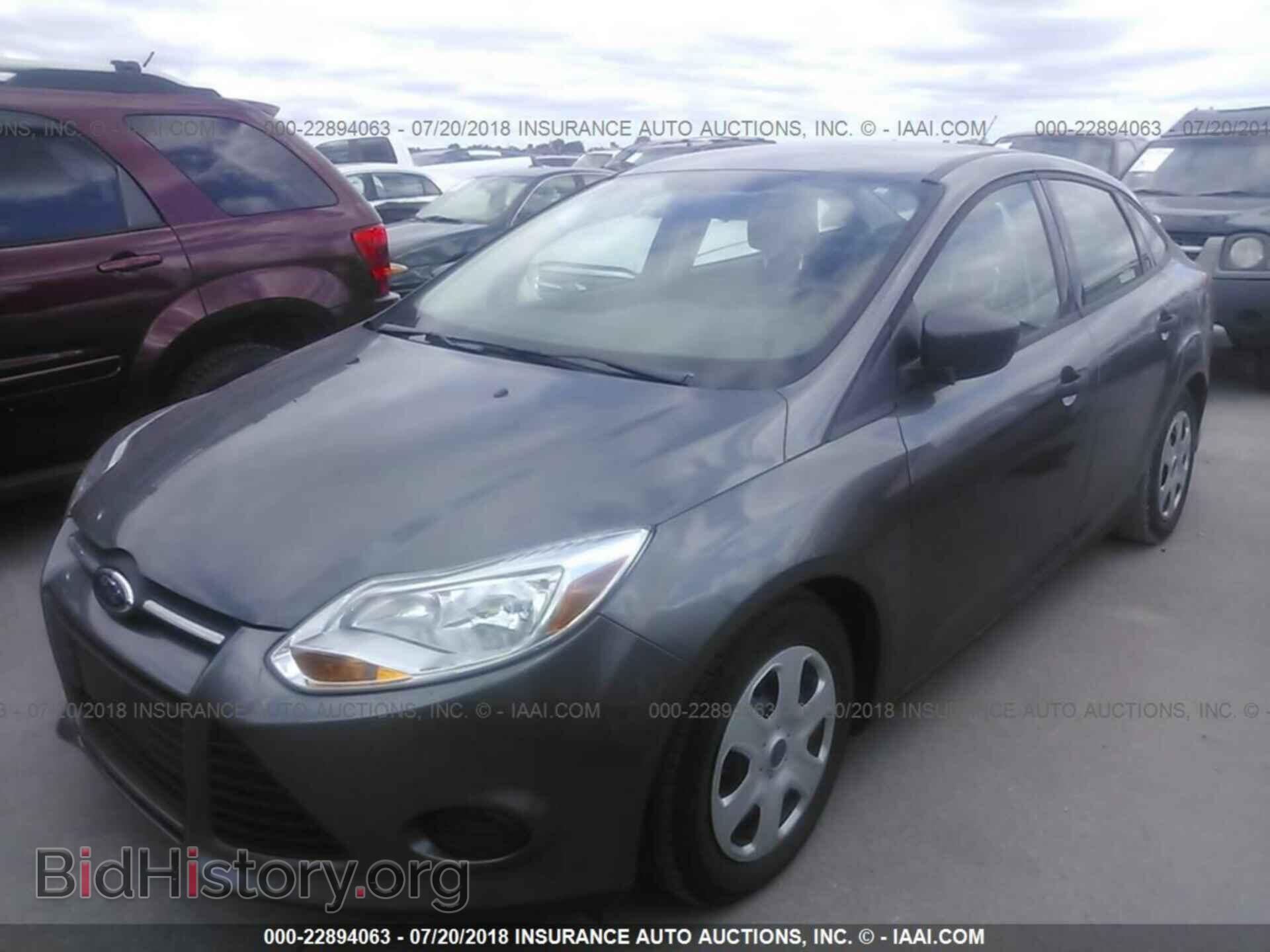 2012 Ford Focus - VIN: 1FAHP3E24CL355448 - Фото 2