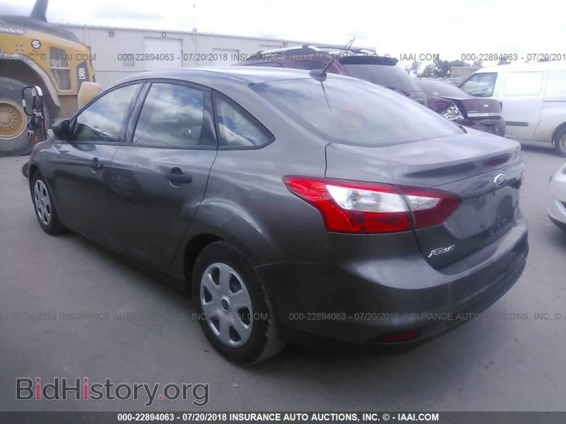 2012 Ford Focus - VIN: 1FAHP3E24CL355448 - Фото 3