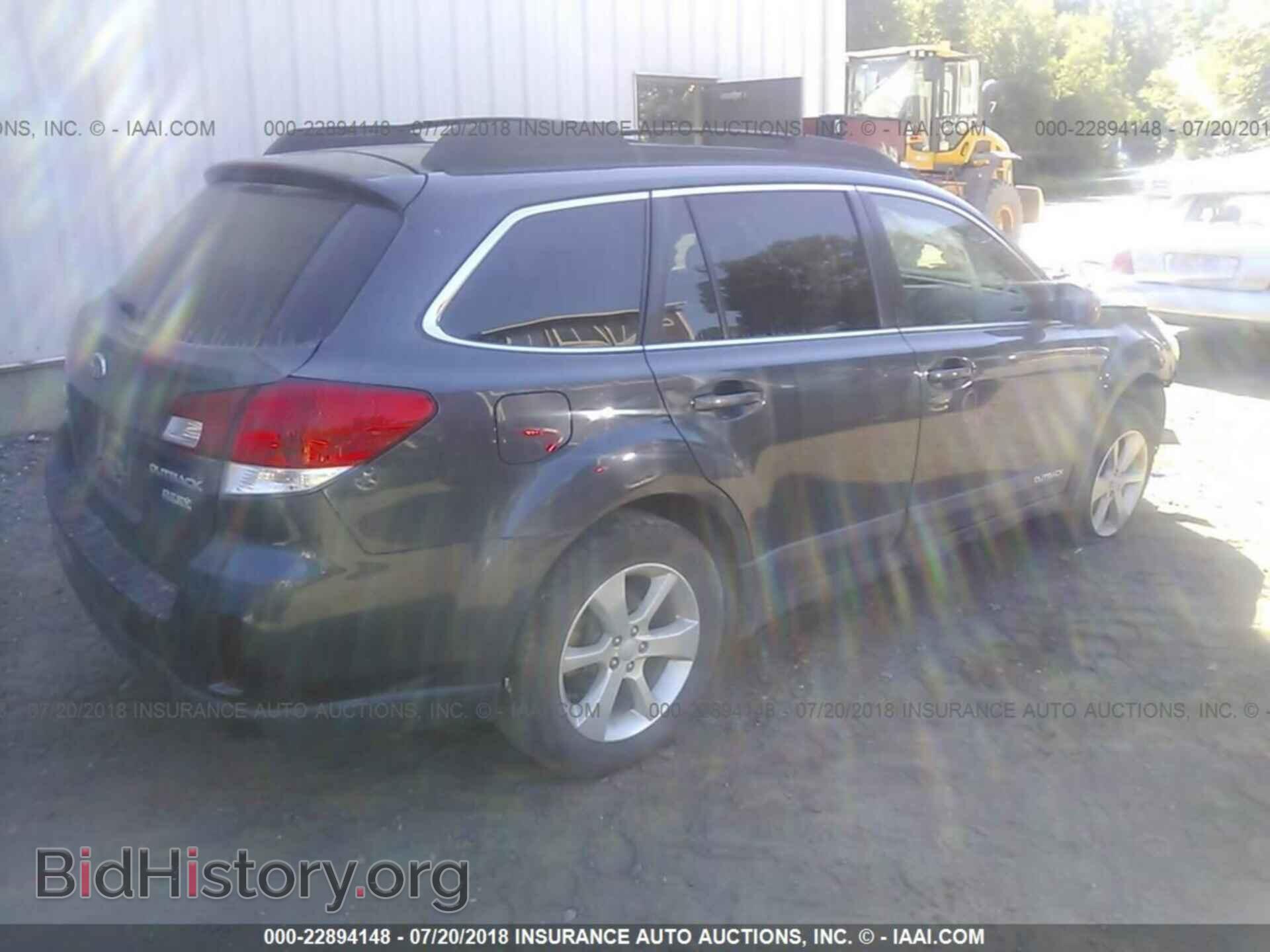 2013 Subaru Outback - VIN: 4S4BRBCC8D3243586 - Photo 4