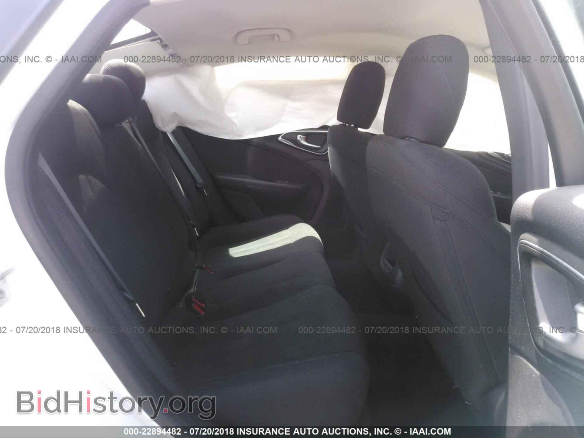 2016 Chrysler 200 - VIN: 1C3CCCAB2GN169377 - Фото 8