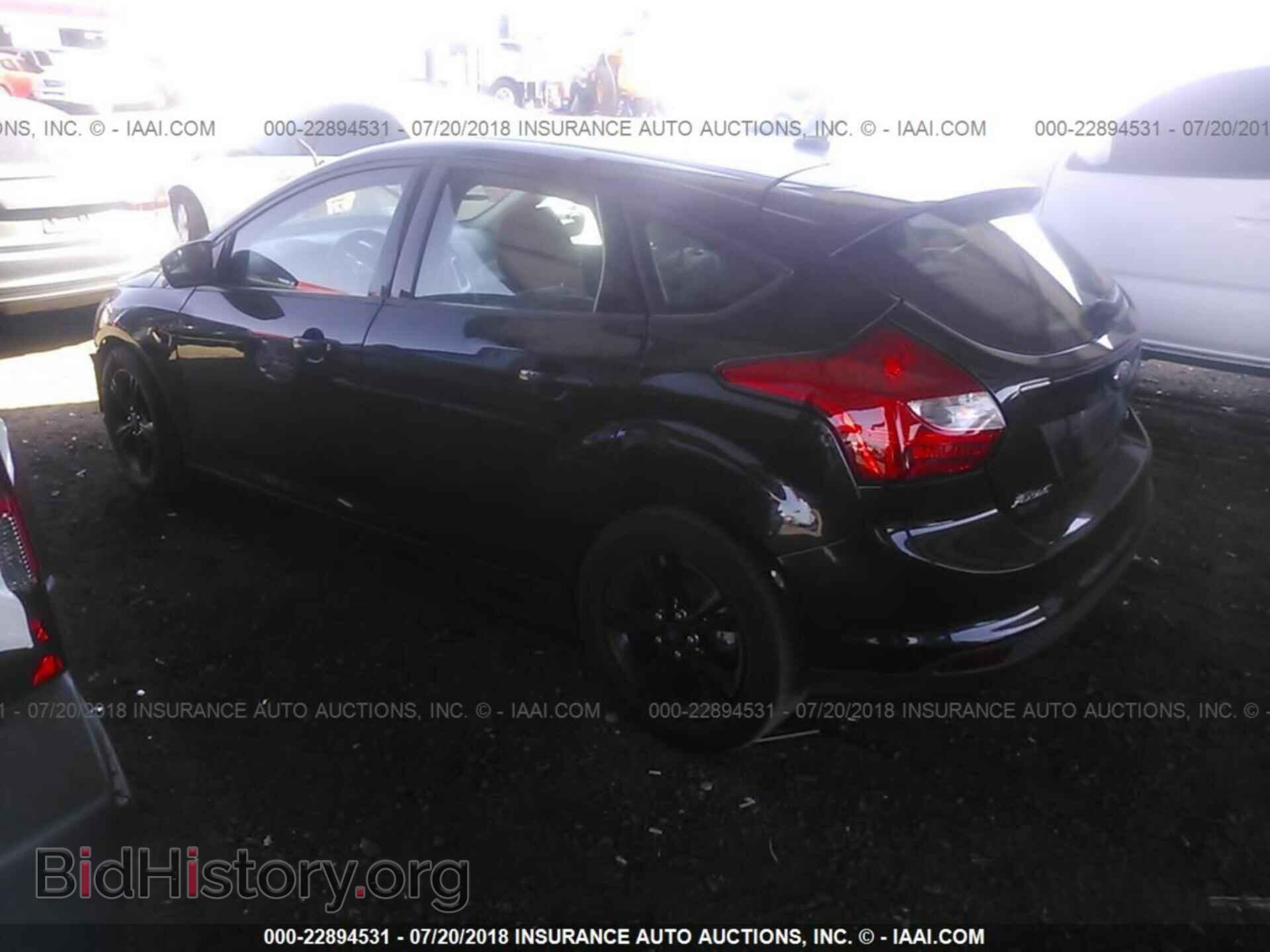 2014 Ford Focus - VIN: 1FADP3K20EL463586 - Photo 3