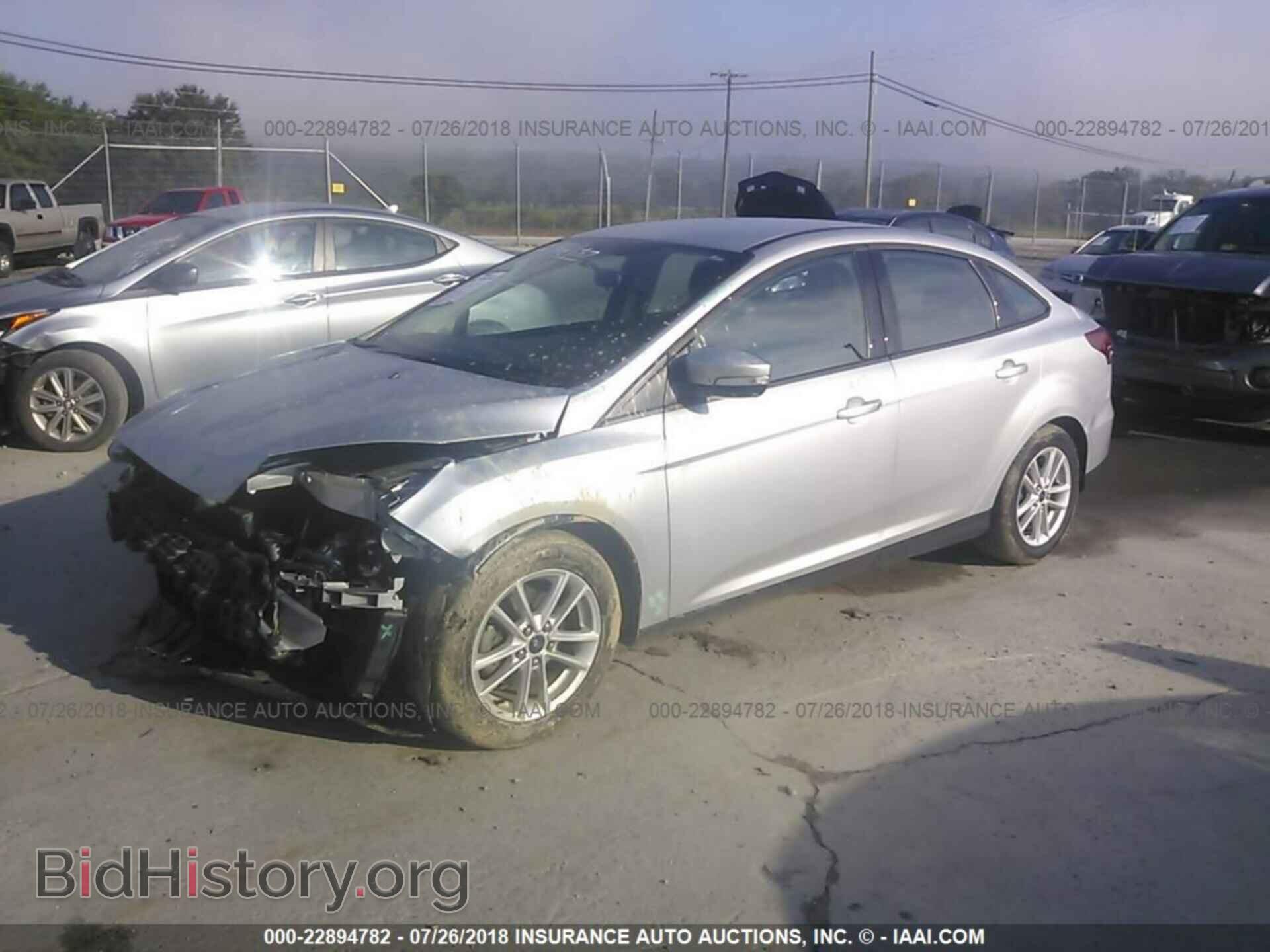 2016 Ford Focus - VIN: 1FADP3F29GL249211 - Фото 2