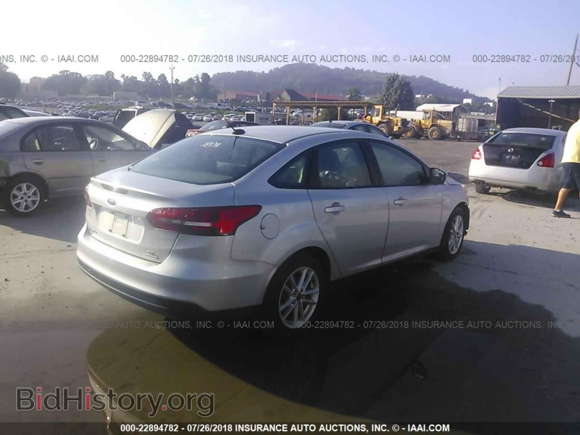 2016 Ford Focus - VIN: 1FADP3F29GL249211 - Фото 4
