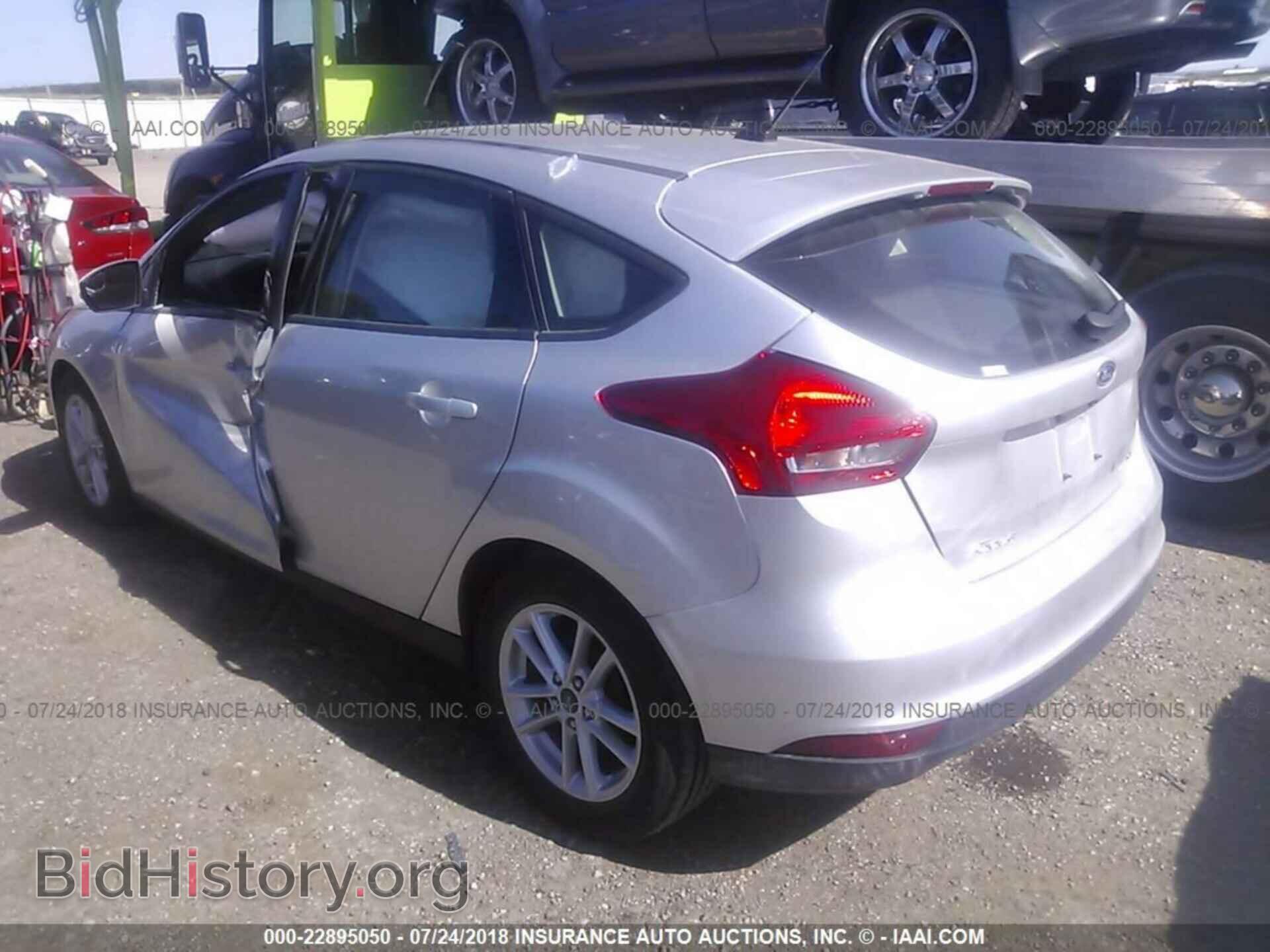 2017 Ford Focus - VIN: 1FADP3K24HL214518 - Photo 3