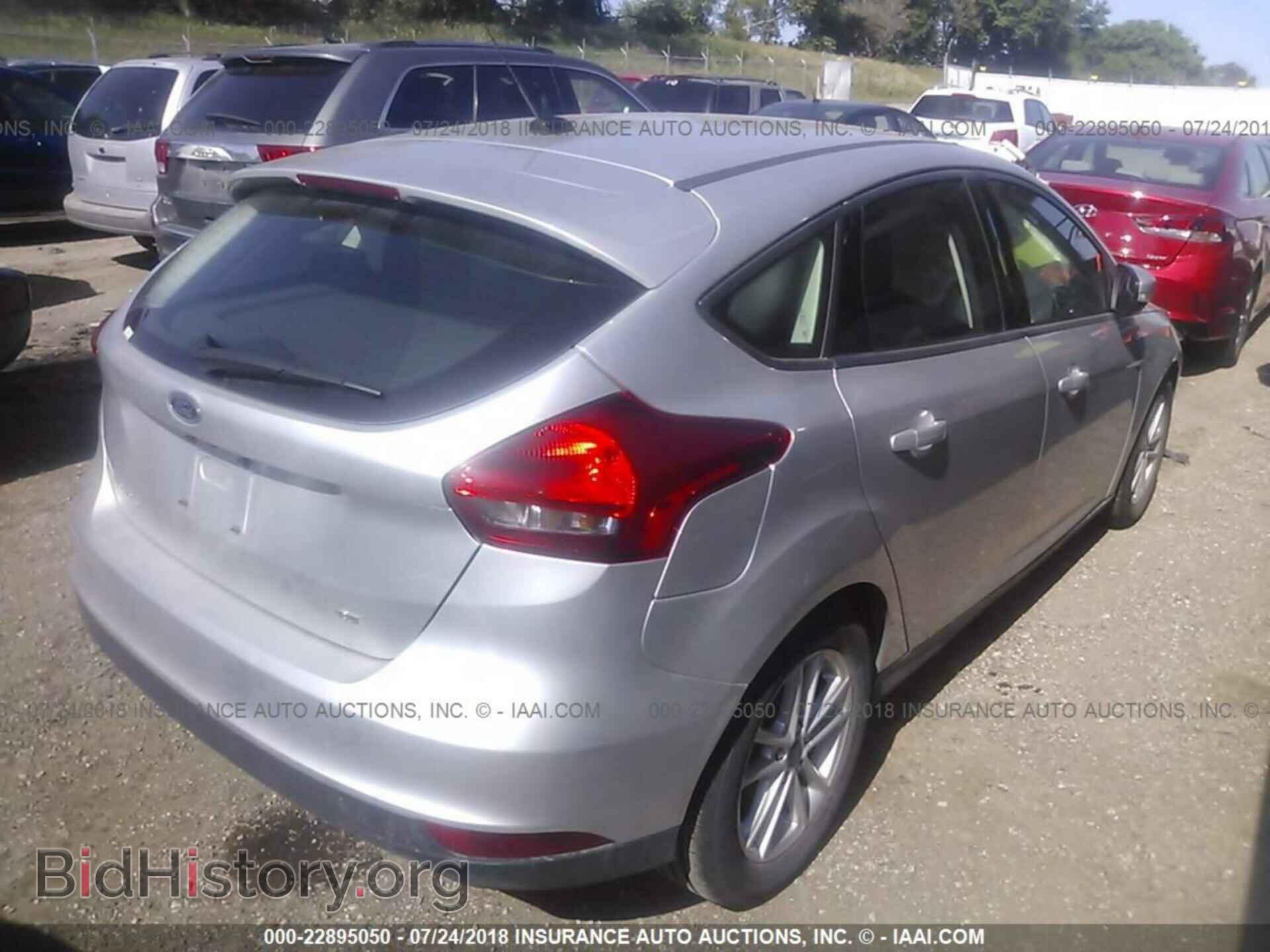 2017 Ford Focus - VIN: 1FADP3K24HL214518 - Photo 4