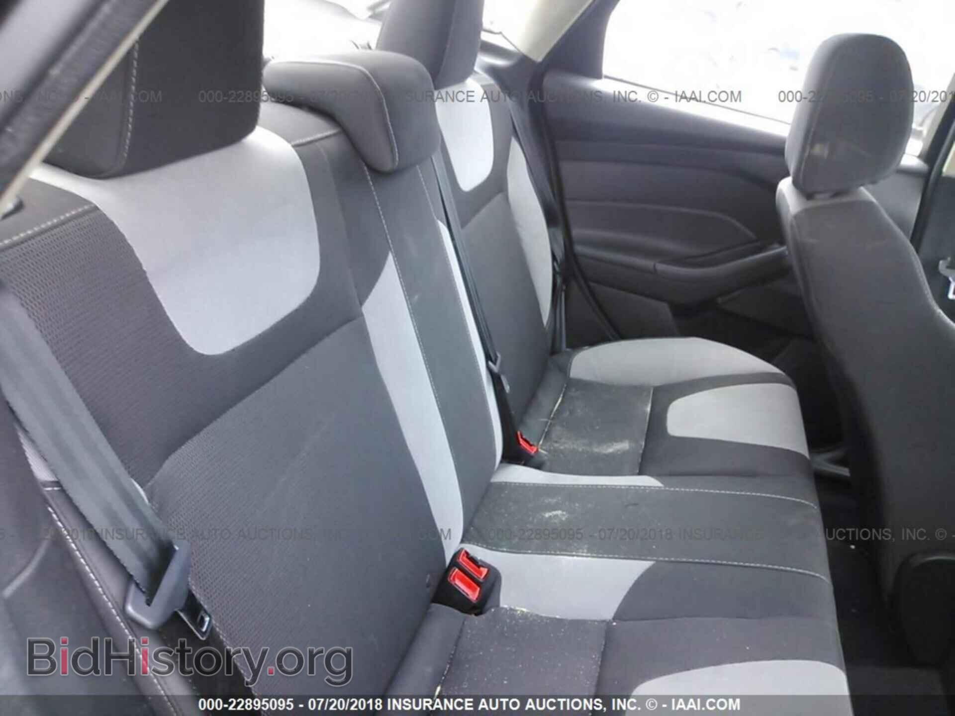 2012 Ford Focus - VIN: 1FAHP3F20CL422979 - Photo 8