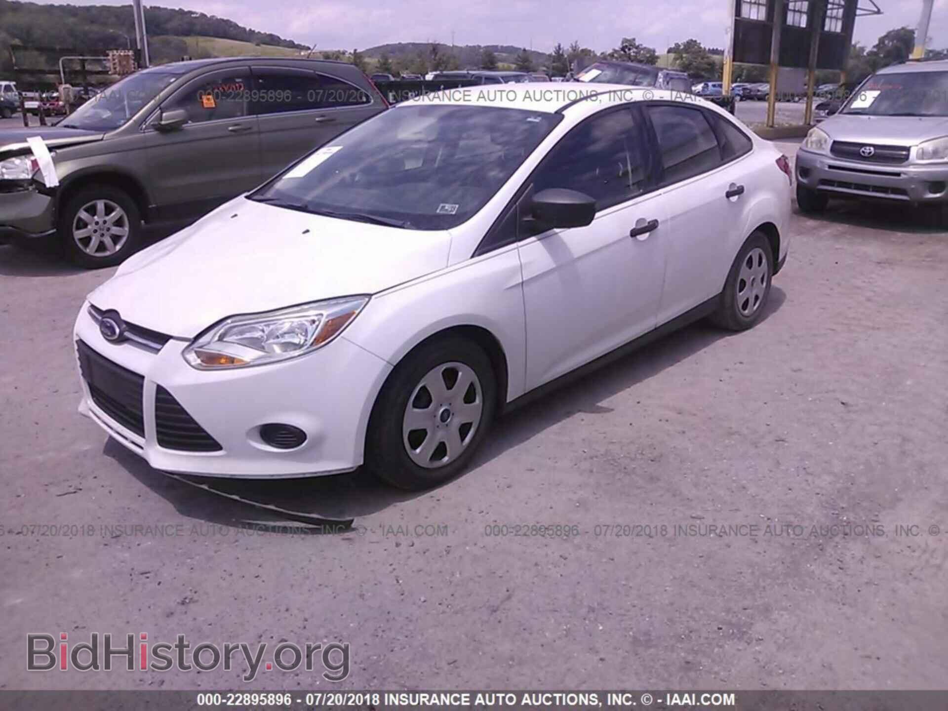 2012 Ford Focus - VIN: 1FAHP3E28CL118686 - Фото 2