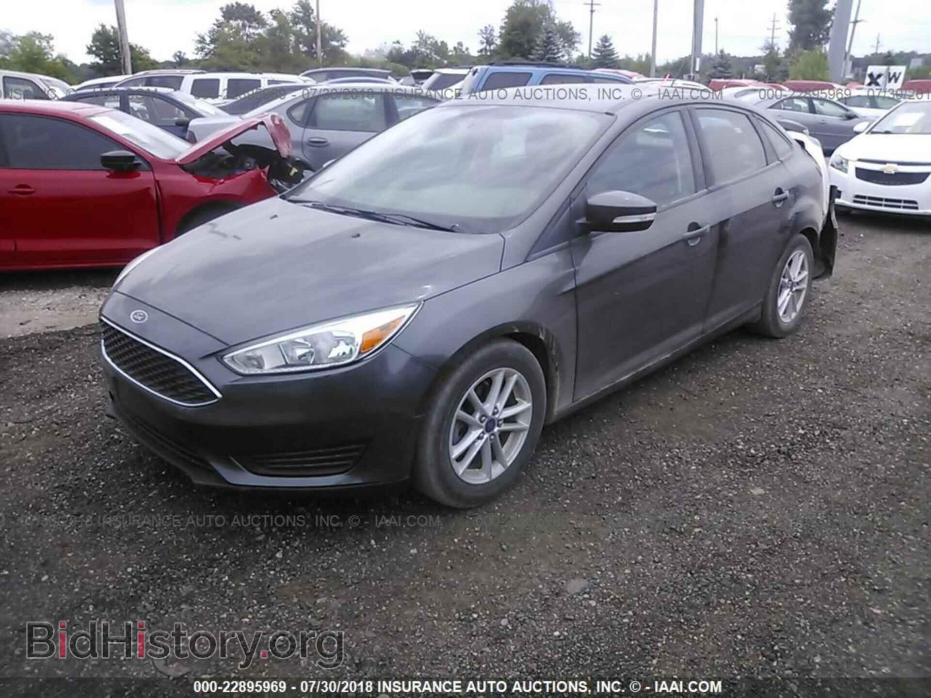 2015 Ford Focus - VIN: 1FADP3F28FL356040 - Photo 2
