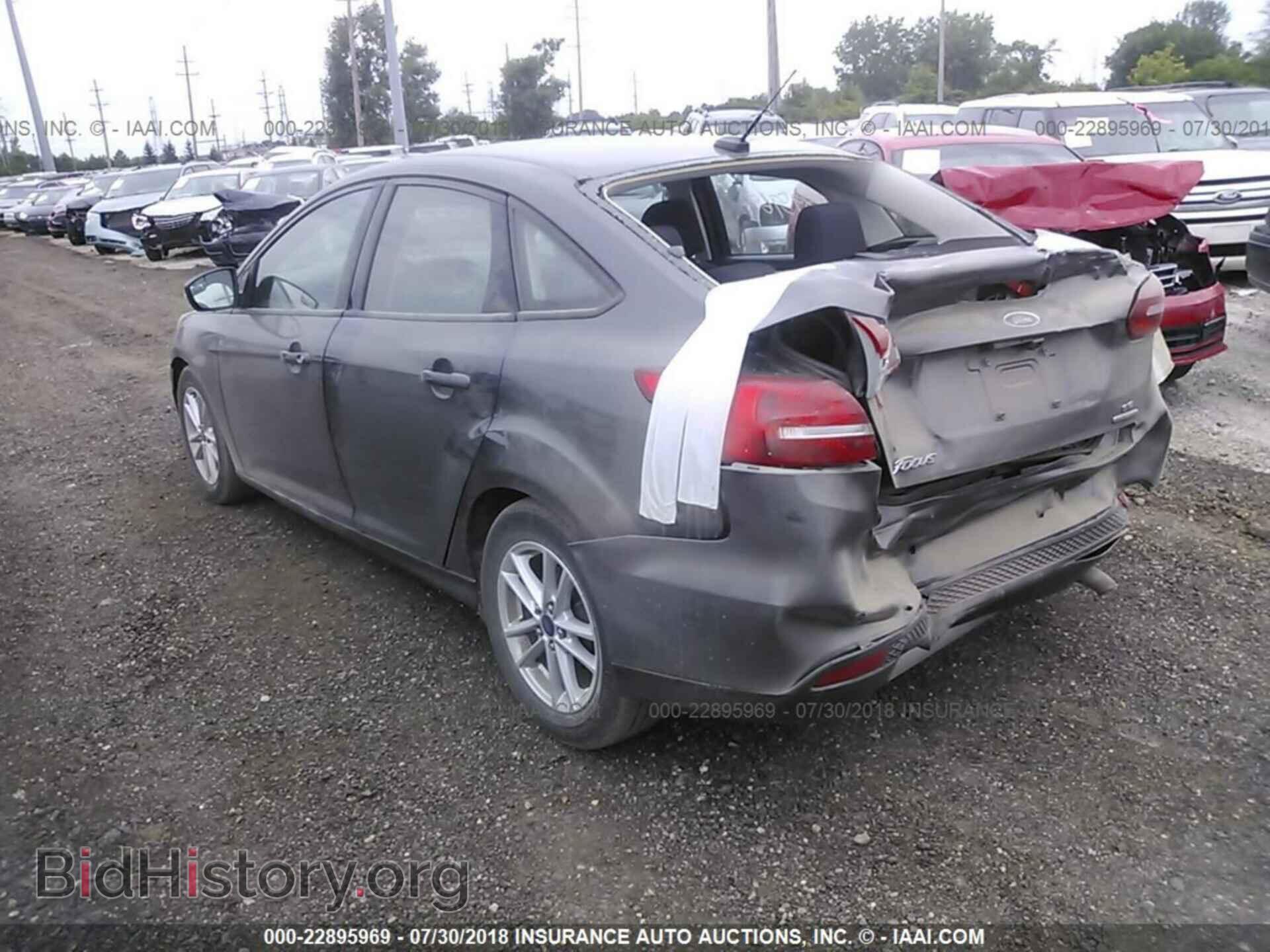 2015 Ford Focus - VIN: 1FADP3F28FL356040 - Photo 3