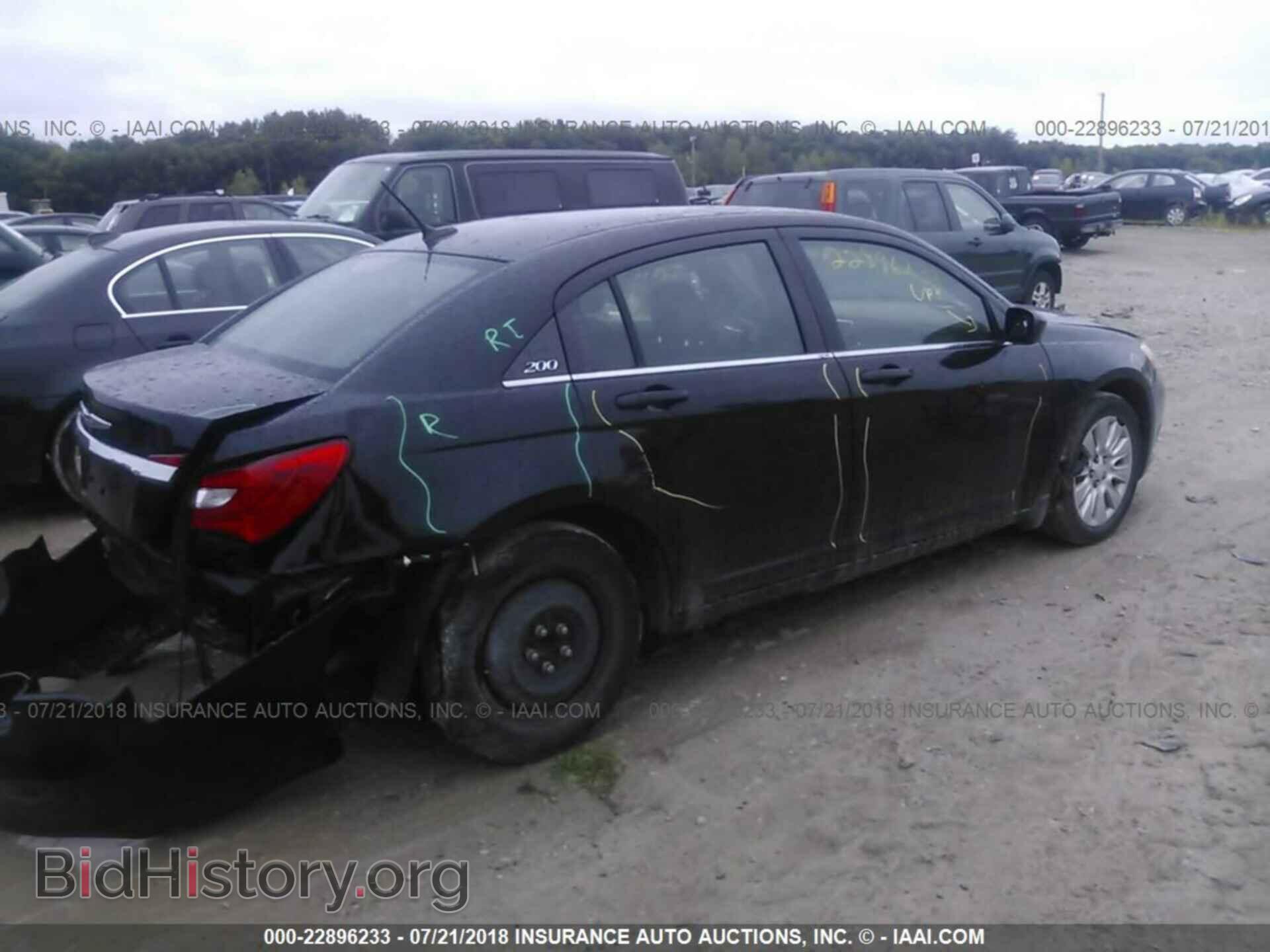 2011 Chrysler 200 - VIN: 1C3BC4FBXBN593134 - Photo 4