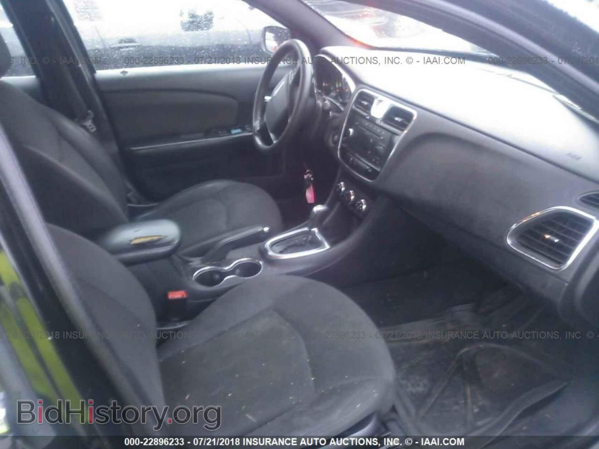 2011 Chrysler 200 - VIN: 1C3BC4FBXBN593134 - Photo 5