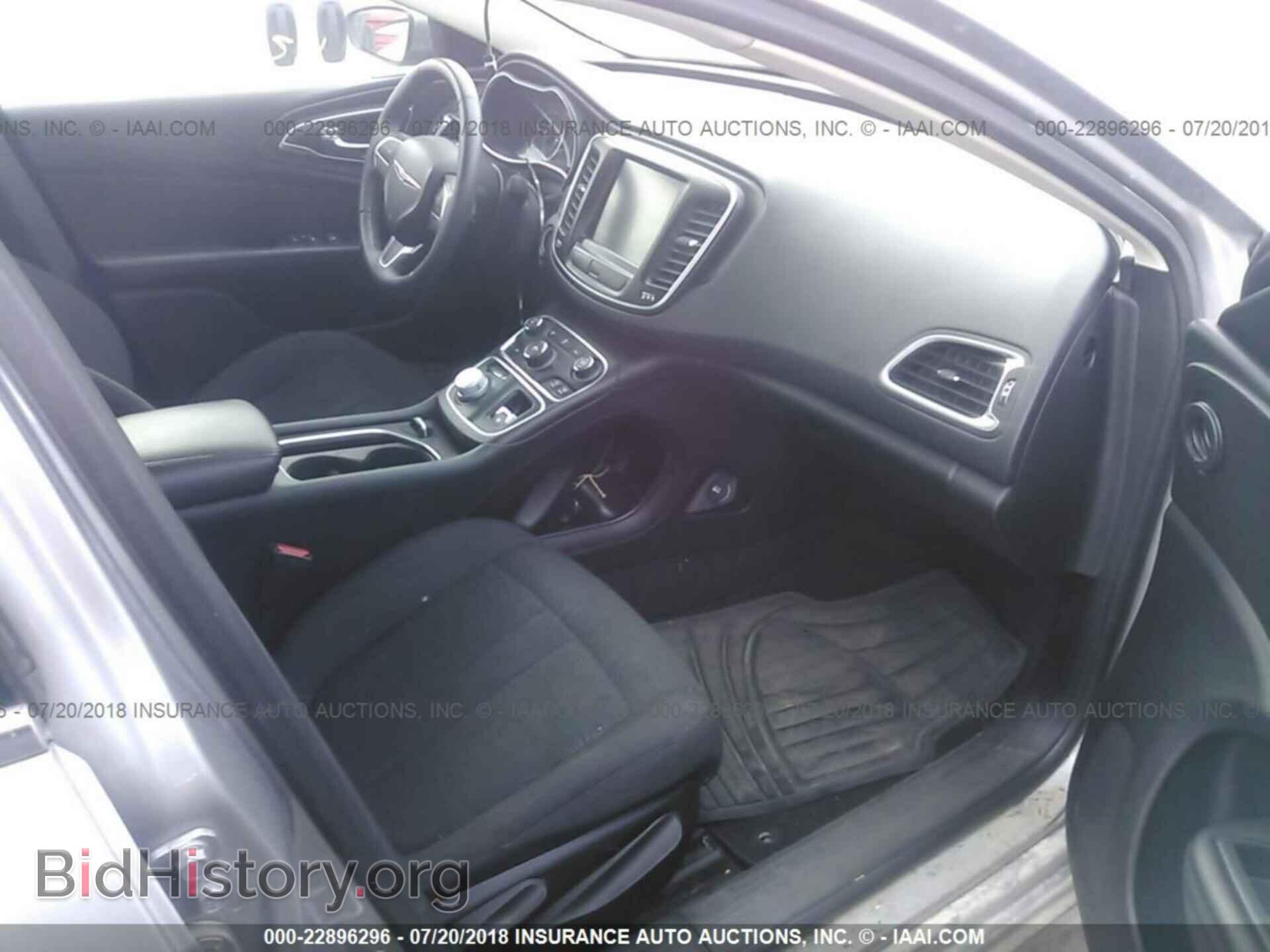 2016 Chrysler 200 - VIN: 1C3CCCAB4GN111416 - Photo 5
