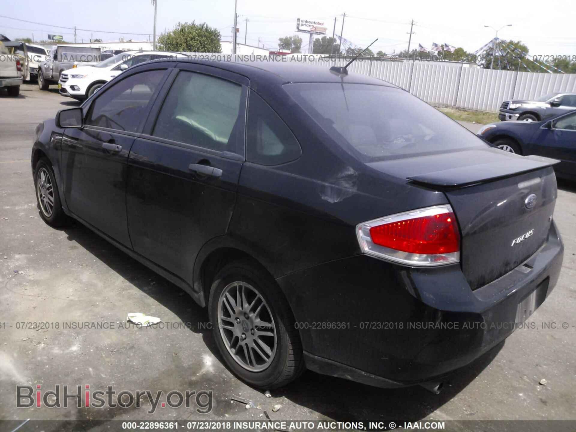 2011 Ford Focus - VIN: 1FAHP3FN6BW112083 - Фото 3