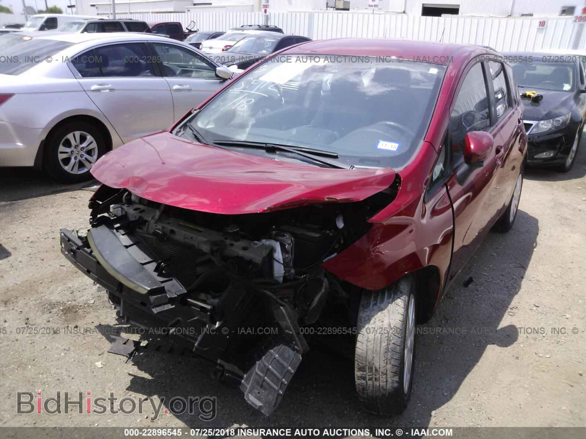 2015 Nissan Versa note - VIN: 3N1CE2CP8FL425340 - Фото 2