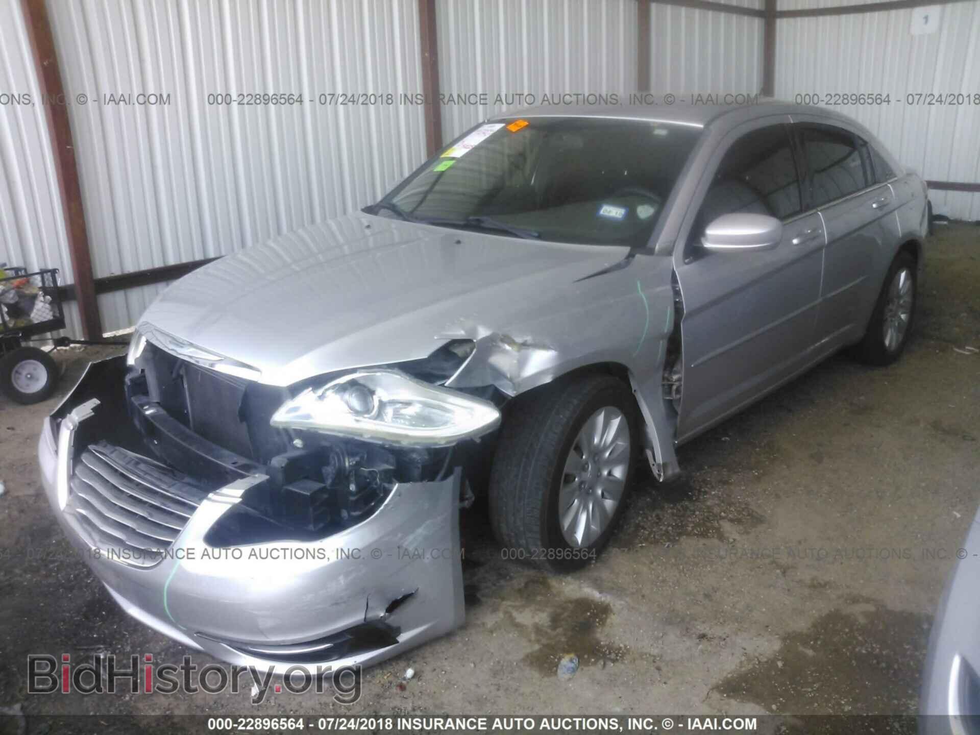 2011 Chrysler 200 - VIN: 1C3BC4FB3BN538444 - Фото 2
