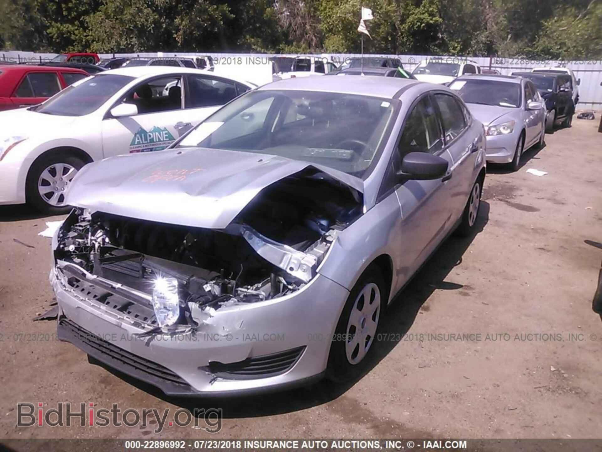 2017 Ford Focus - VIN: 1FADP3E27HL229722 - Photo 2