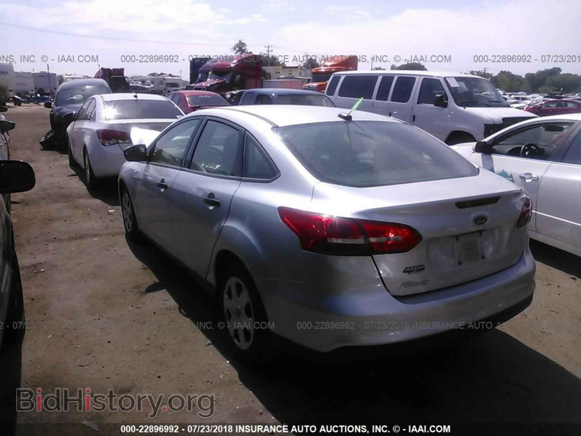 2017 Ford Focus - VIN: 1FADP3E27HL229722 - Photo 3
