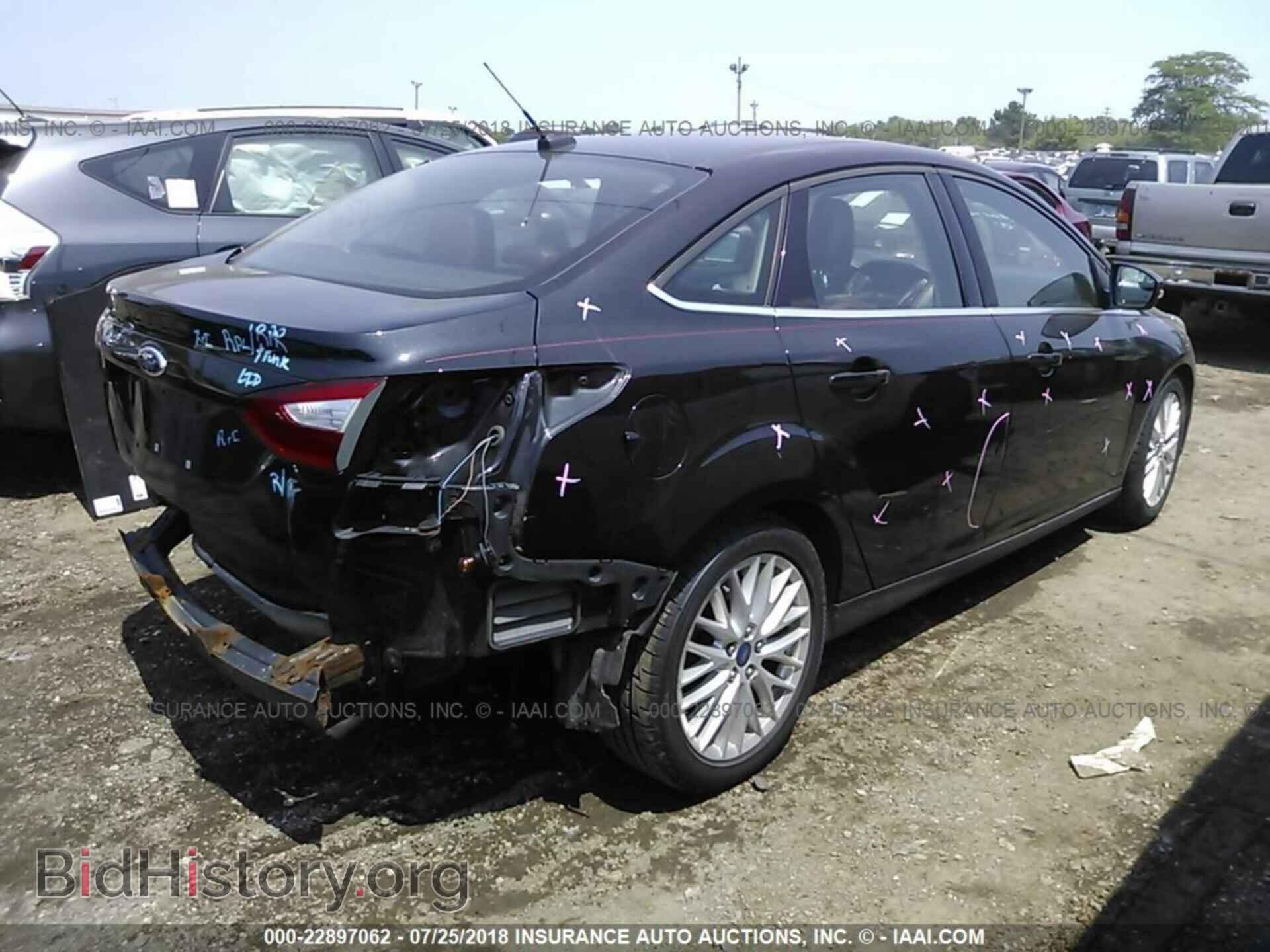 2012 Ford Focus - VIN: 1FAHP3H29CL311652 - Photo 4
