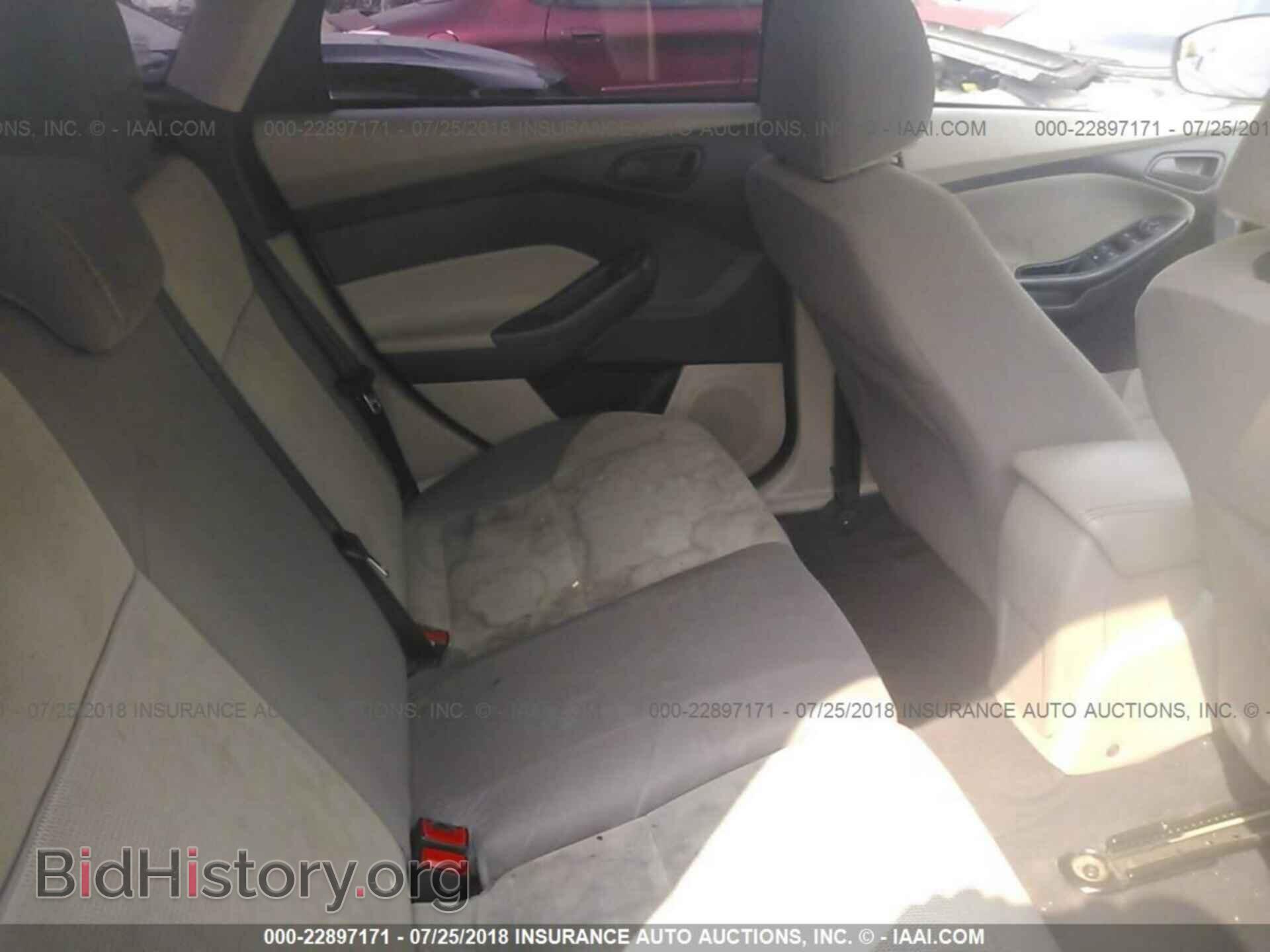 2012 Ford Focus - VIN: 1FAHP3K26CL411118 - Photo 8