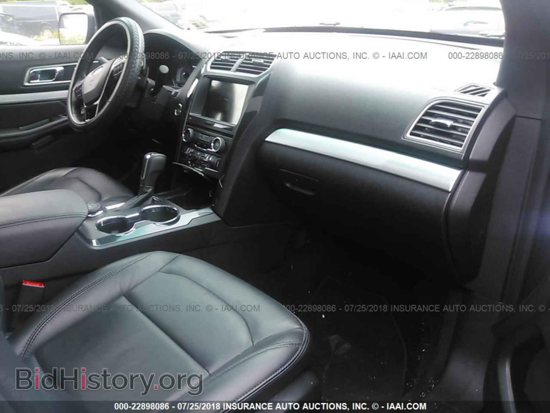 2017 Ford Explorer - VIN: 1FM5K8D86HGB26120 - Photo 5