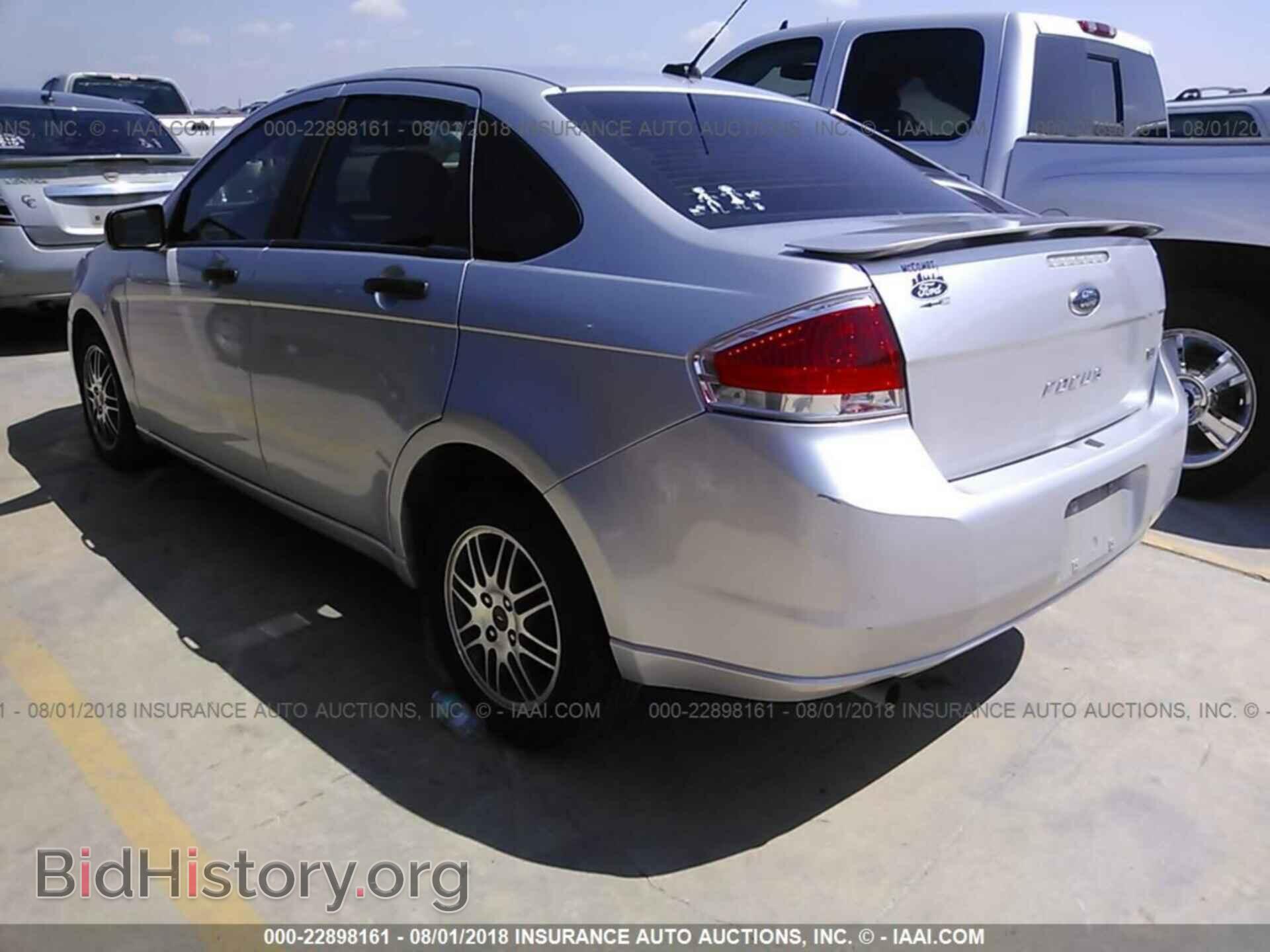 2011 Ford Focus - VIN: 1FAHP3FN8BW102736 - Фото 3