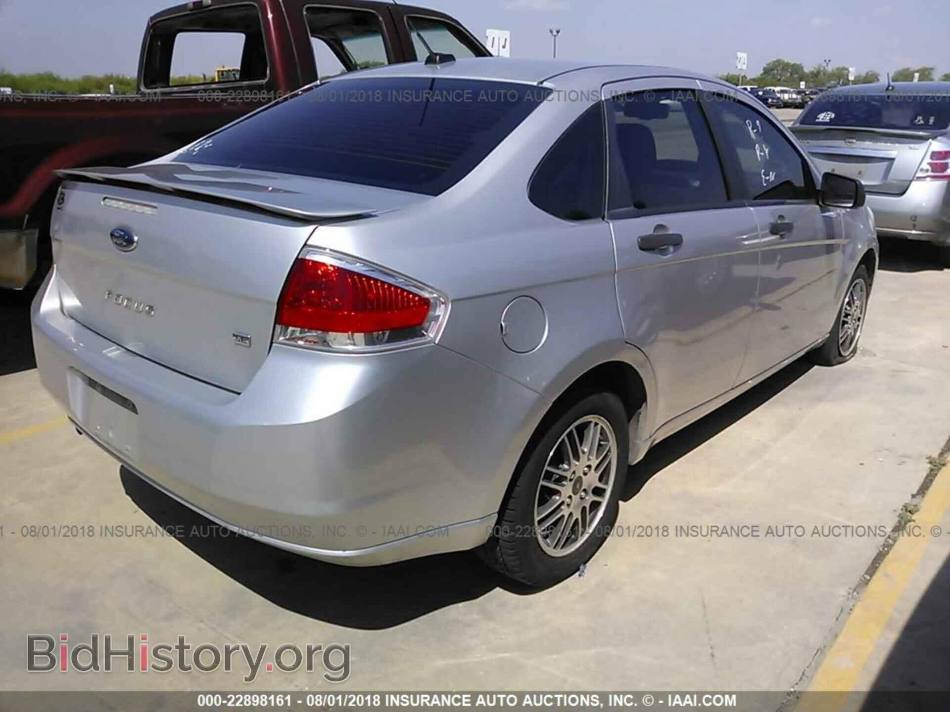 2011 Ford Focus - VIN: 1FAHP3FN8BW102736 - Фото 4