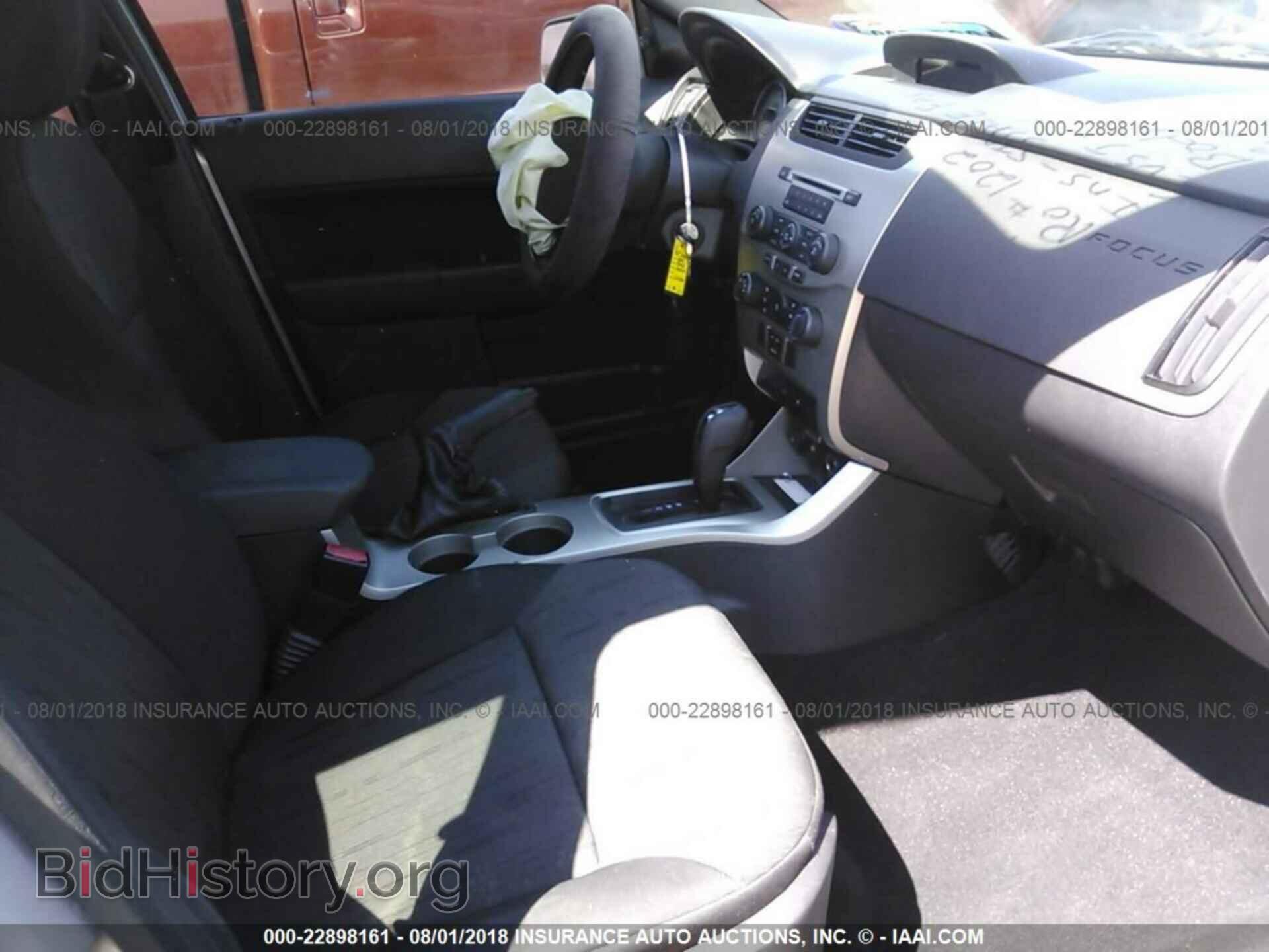 2011 Ford Focus - VIN: 1FAHP3FN8BW102736 - Фото 5