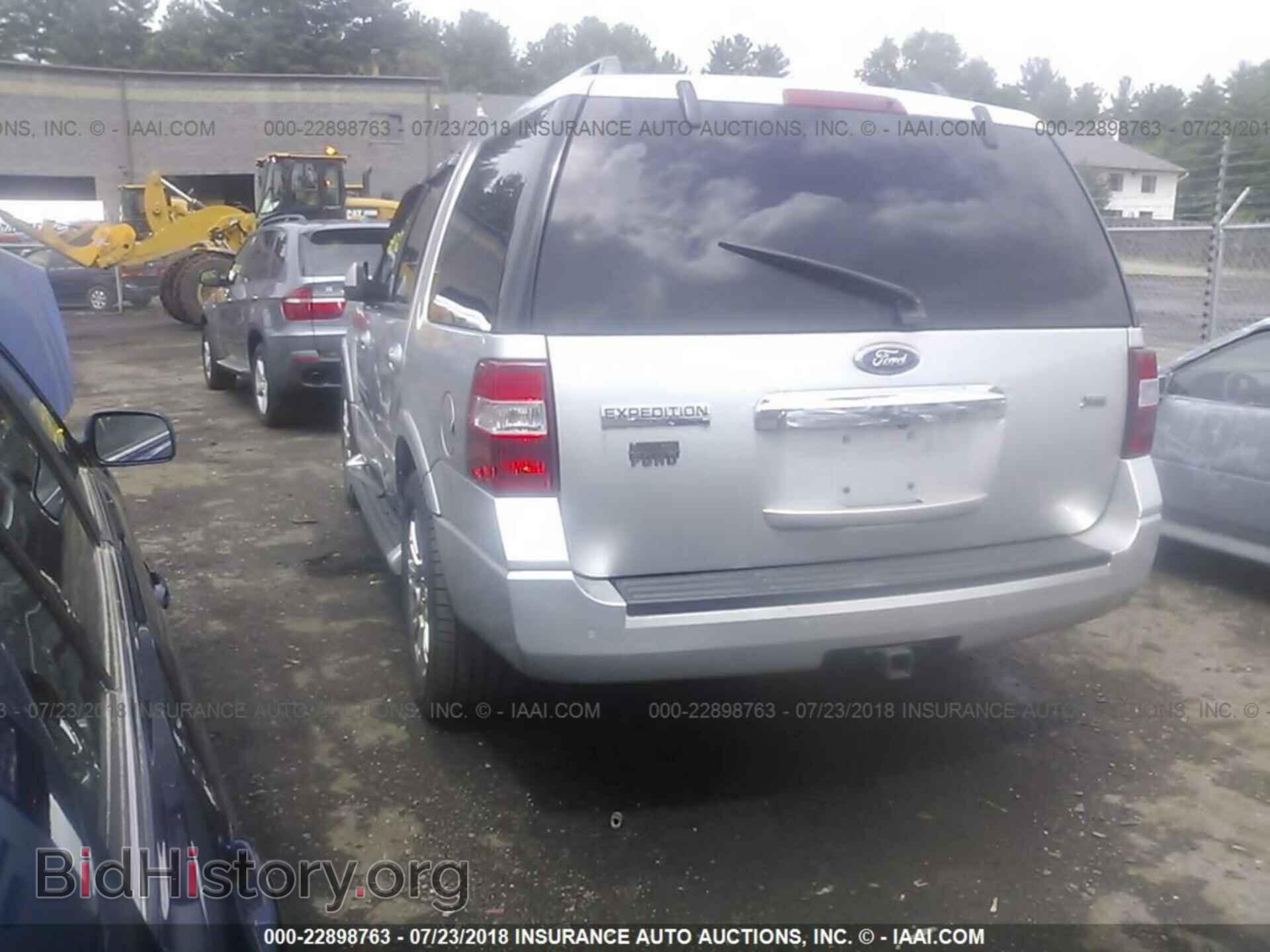 2011 Ford Expedition - VIN: 1FMJU2A59BEF10766 - Фото 3