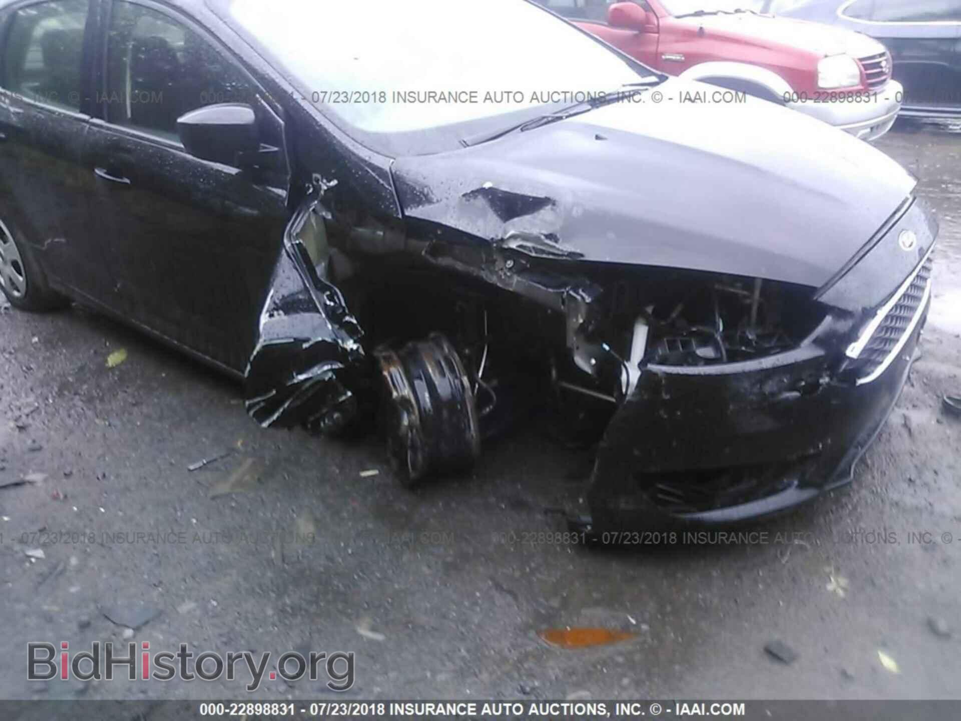 2016 Ford Focus - VIN: 1FADP3E25GL385028 - Photo 6
