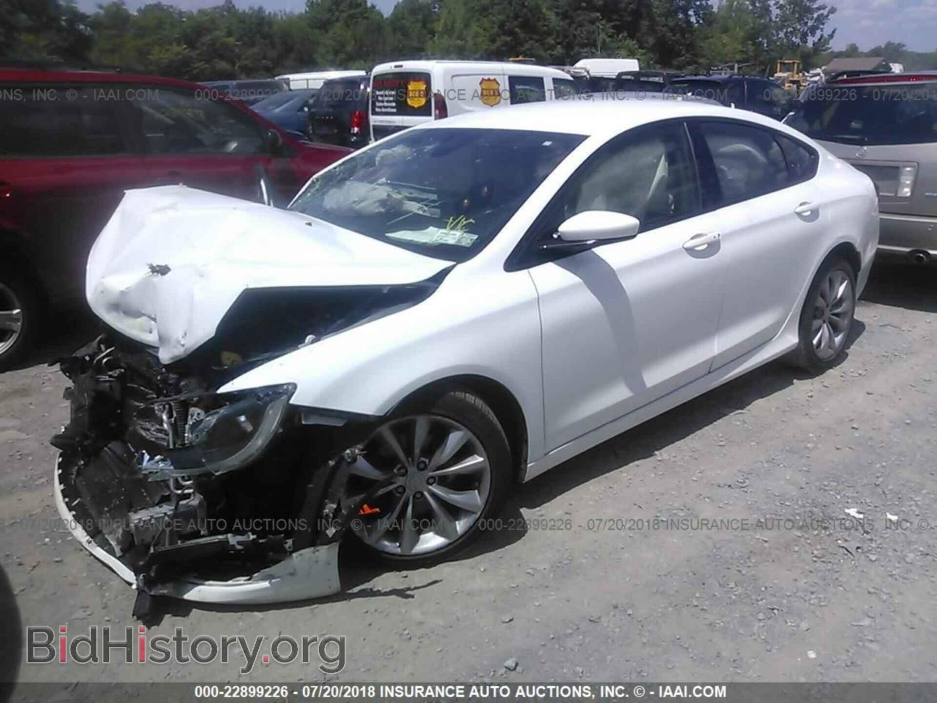 2016 Chrysler 200 - VIN: 1C3CCCBB1GN134604 - Фото 2