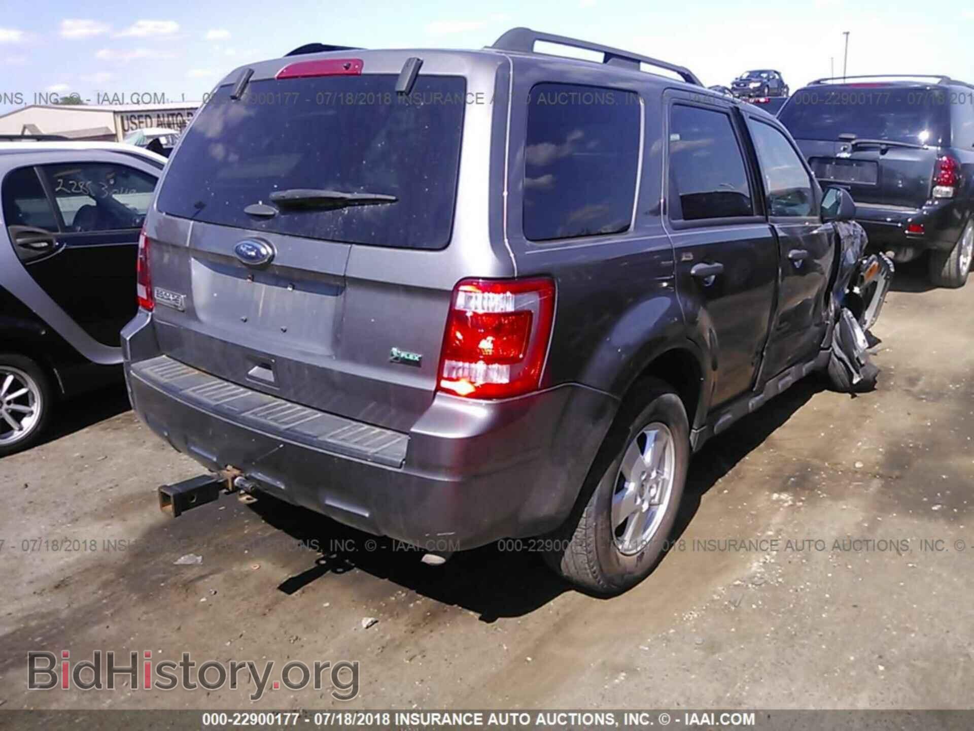 2011 Ford Escape - VIN: 1FMCU9DG7BKB90329 - Photo 4