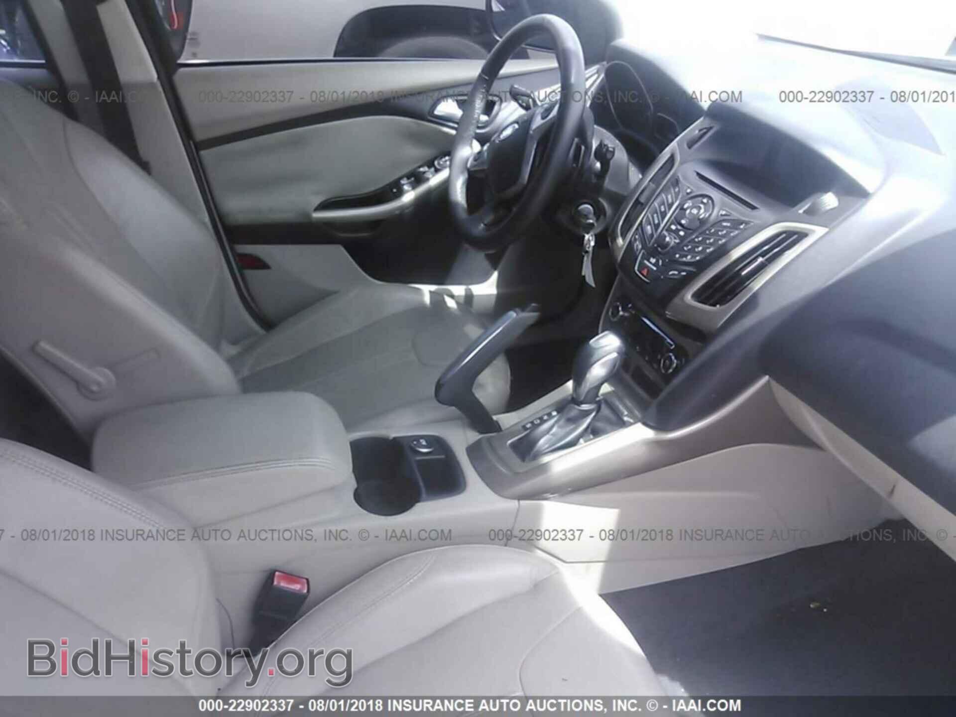 2012 Ford Focus - VIN: 1FAHP3M26CL201020 - Photo 5